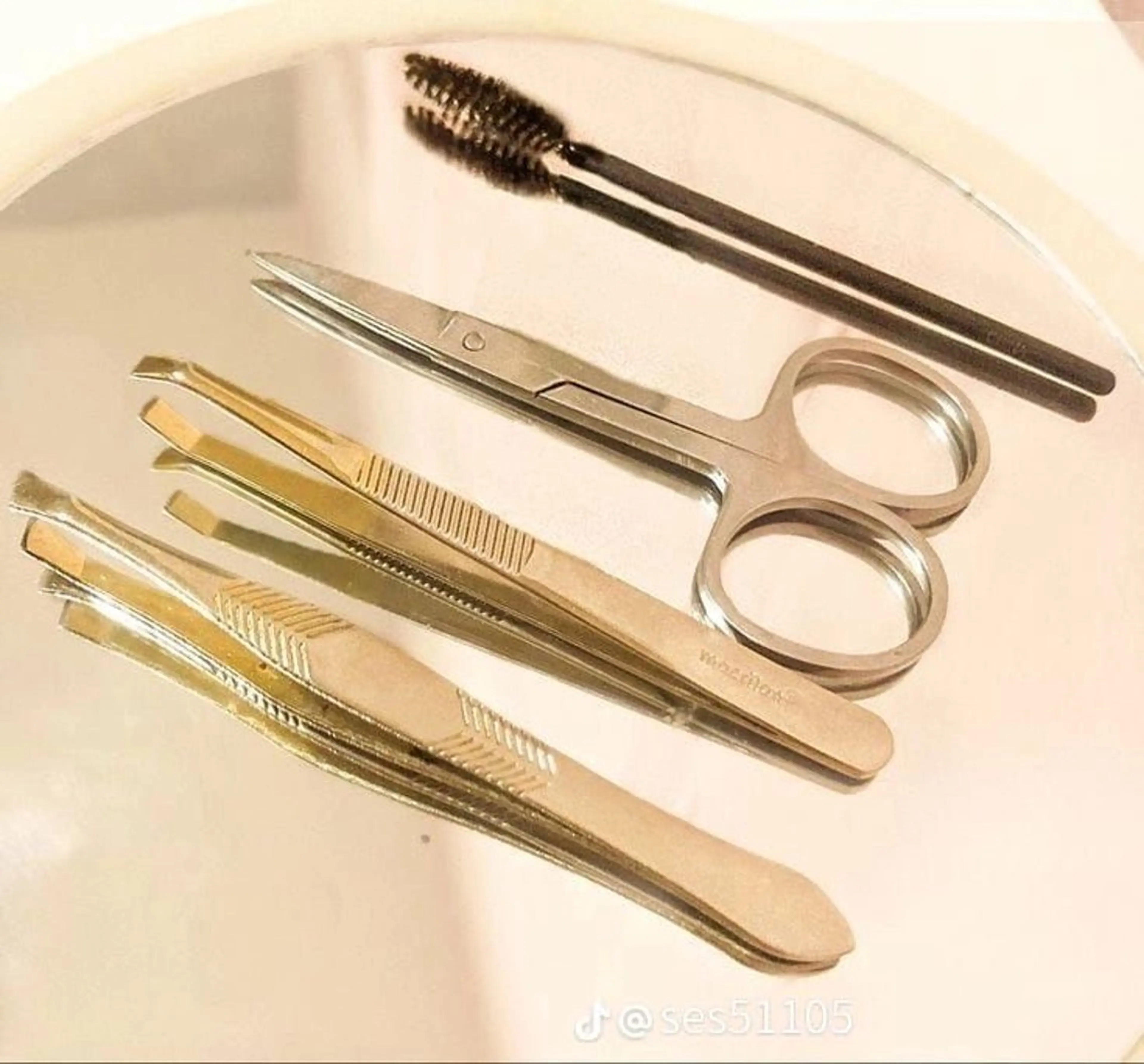 アイブロウ ワックス脱毛 眉カット その他(アイブロウ) eyelash salon AREY所属・AREY 齊藤のマツエク・マツパデザイン