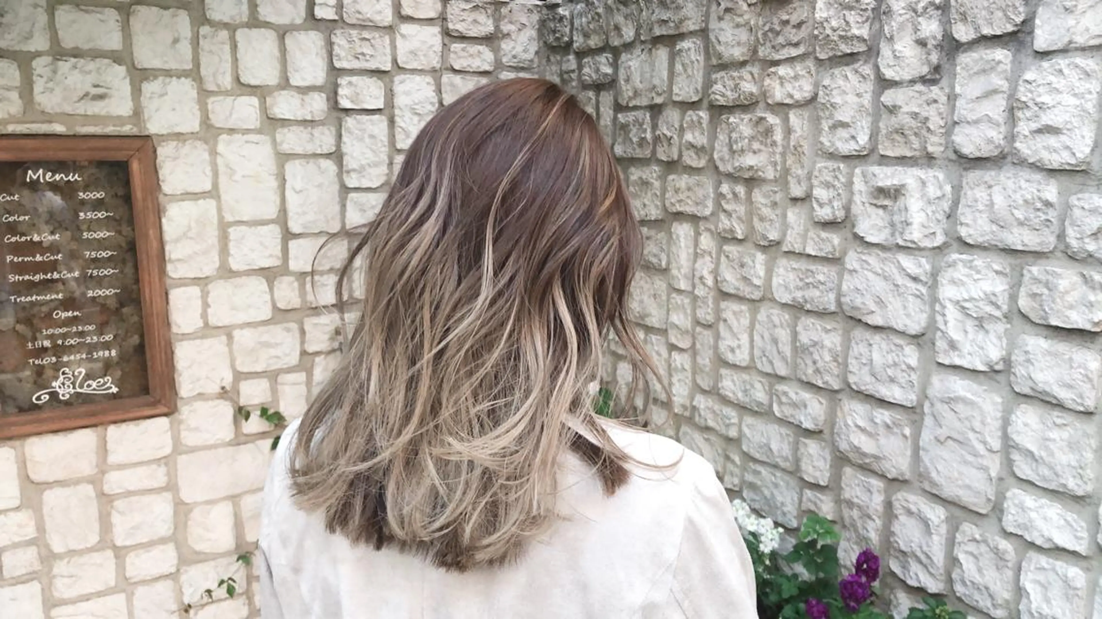 セミロング カラー パーマ ヘアアレンジ バレイヤージュ シルバー レイヤーカット カット 縮毛矯正 トリートメント OAK  兵庫所属・OAK 兵庫のヘアスタイル