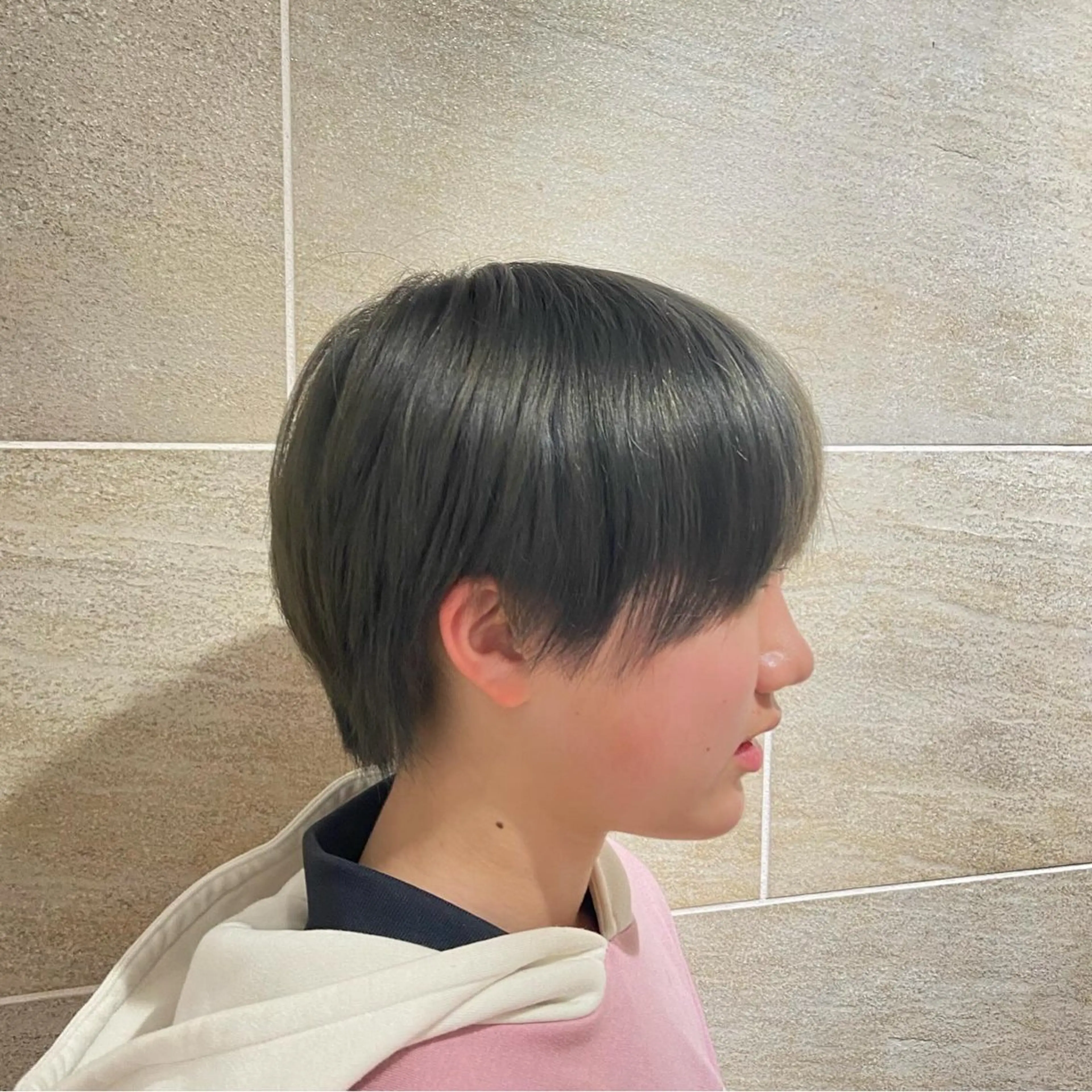 ショート カラー ブリーチ グレージュ オリーブグレージュ オリーブグレー hair＆make CIEL所属・武井 哉子のヘアスタイル