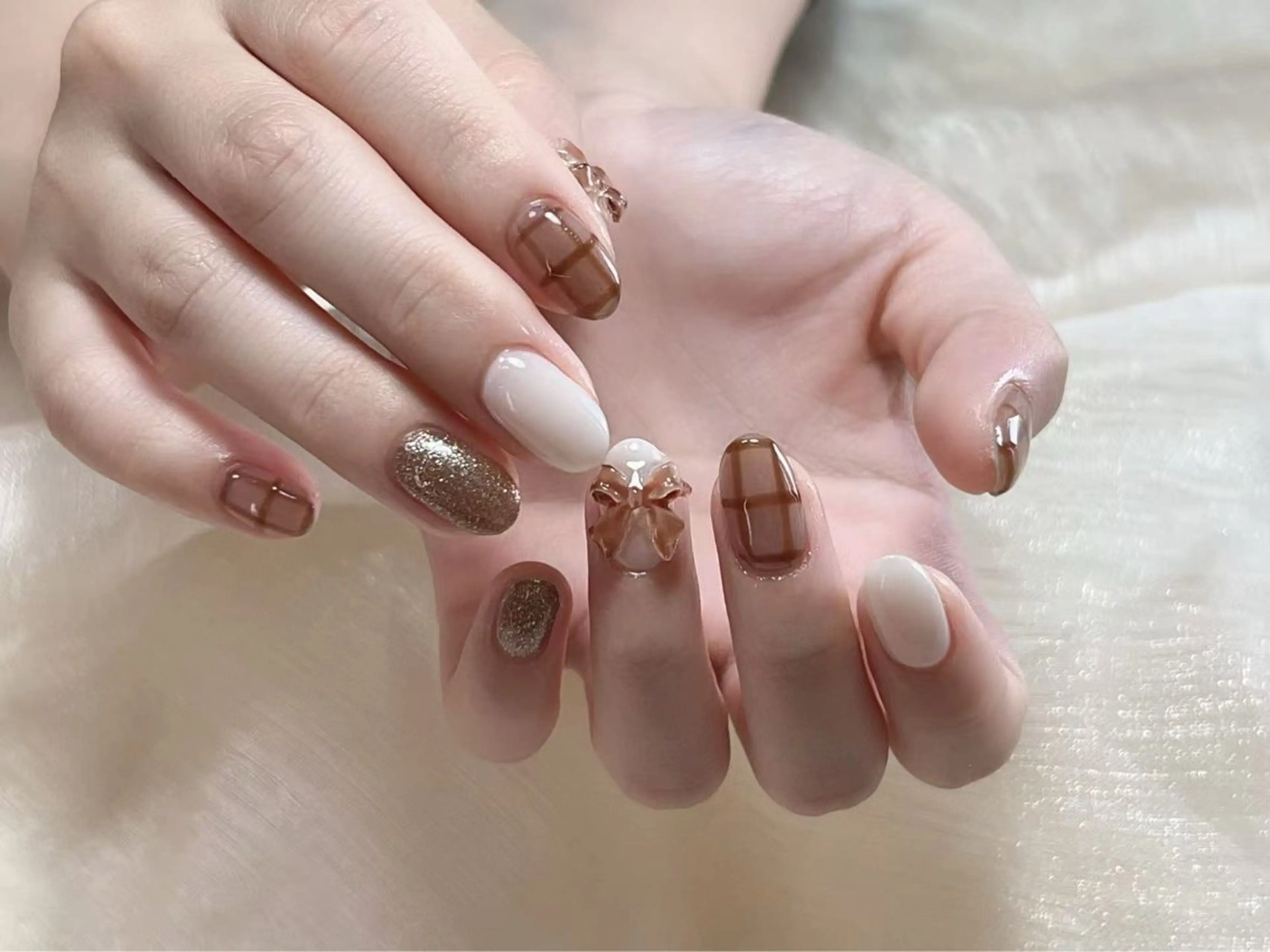 ネイル オーロラネイル チークネイル フレンチネイル ジェルネイル ガラスフレンチ ハンドネイル Nail Jolie所属・Nail Jolieのネイルデザイン