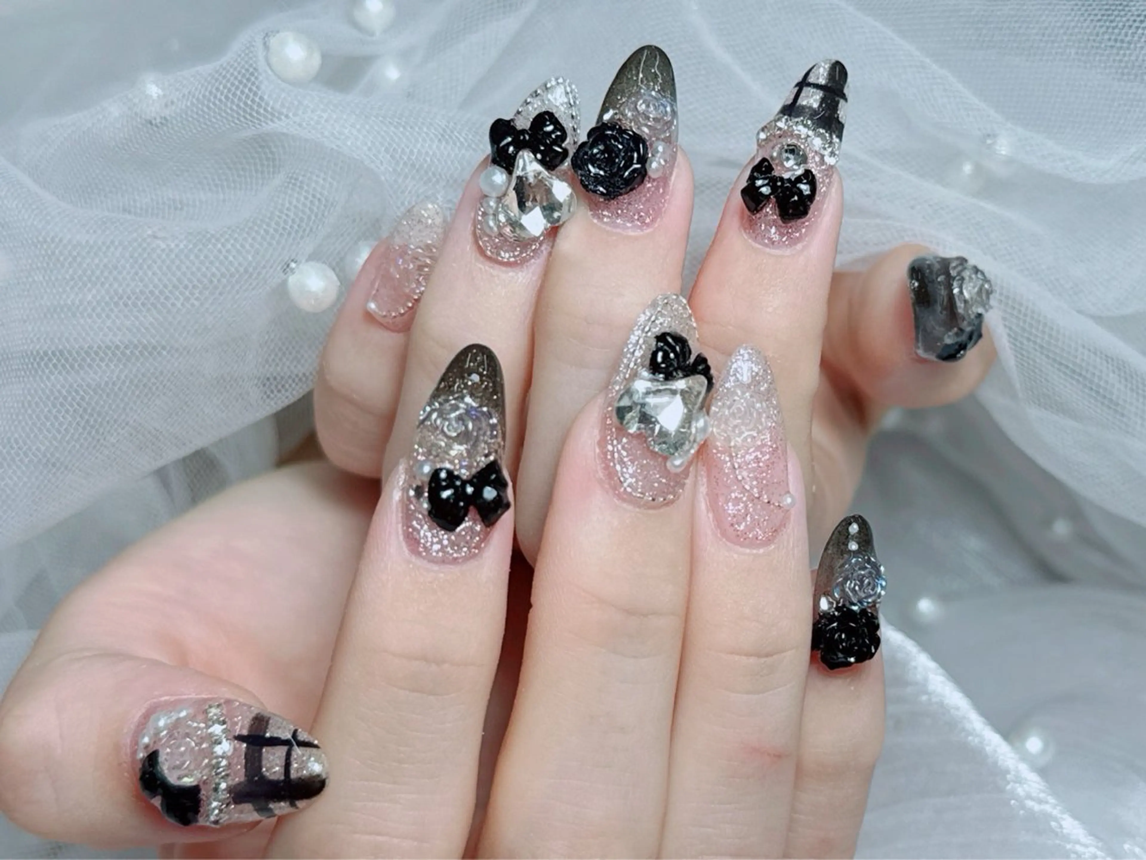 ネイル オーロラネイル チークネイル 長さ出し フットネイル フレンチネイル ハンドネイル ハンドケア Zz nail salonのネイルデザイン