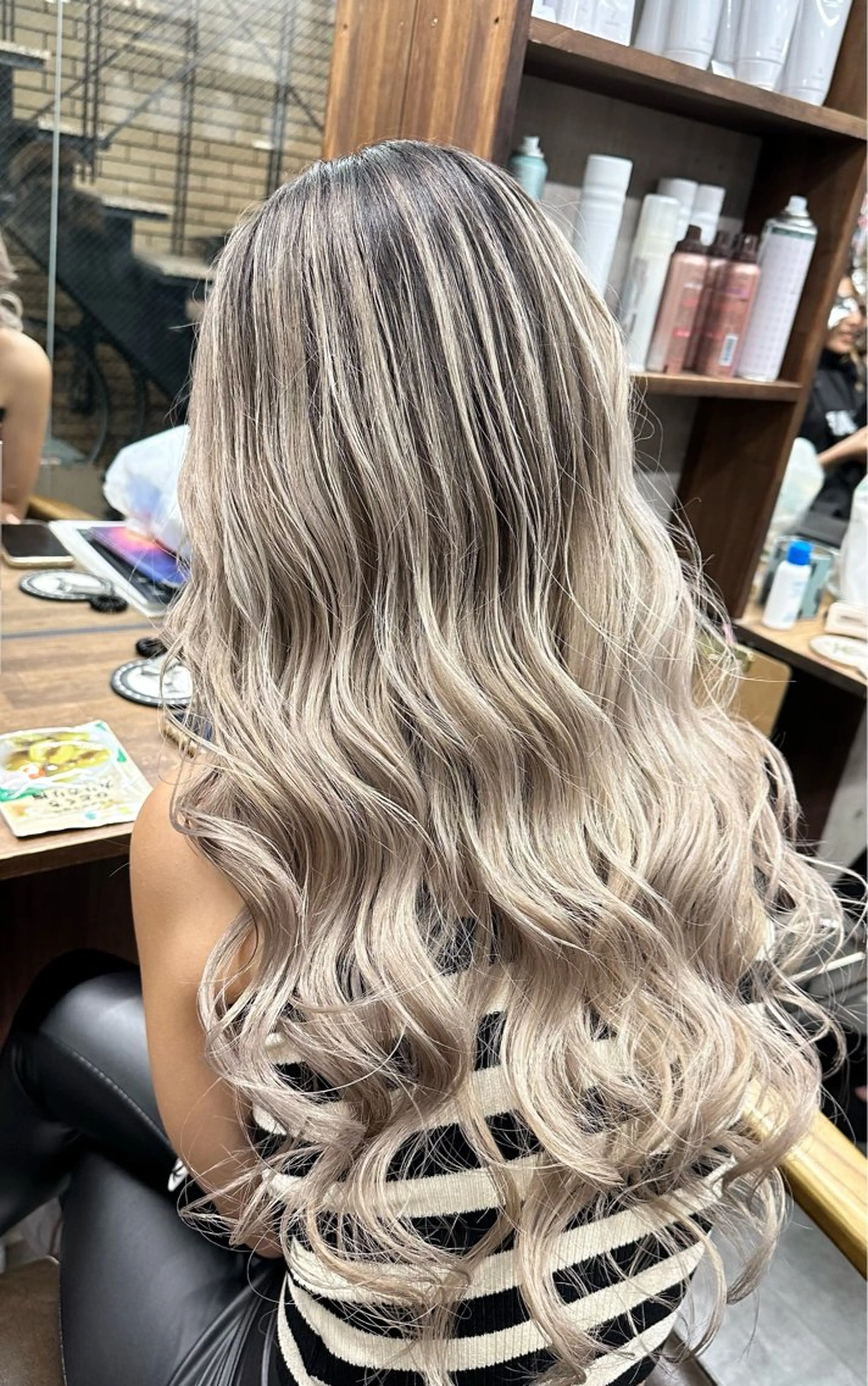 ロング カラー ブリーチ ハイトーンカラー ヘアカラー トリートメント ヘアセット 難波ブリーチカラー 伊藤洋輝のヘアスタイル