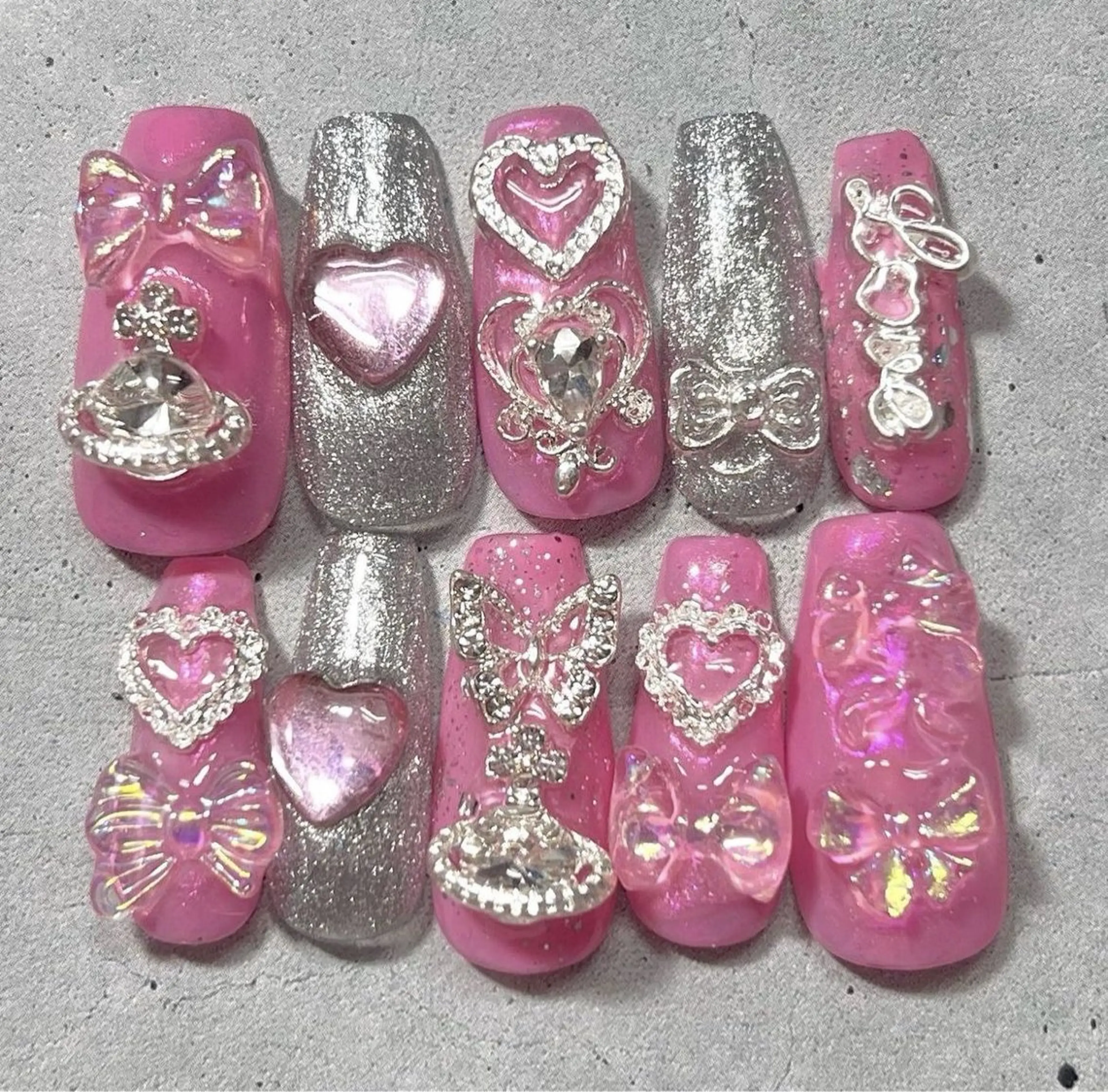 ネイル マグネットネイル ピンク ネイルチップ 冬ネイル Lee Nailsのネイルデザイン