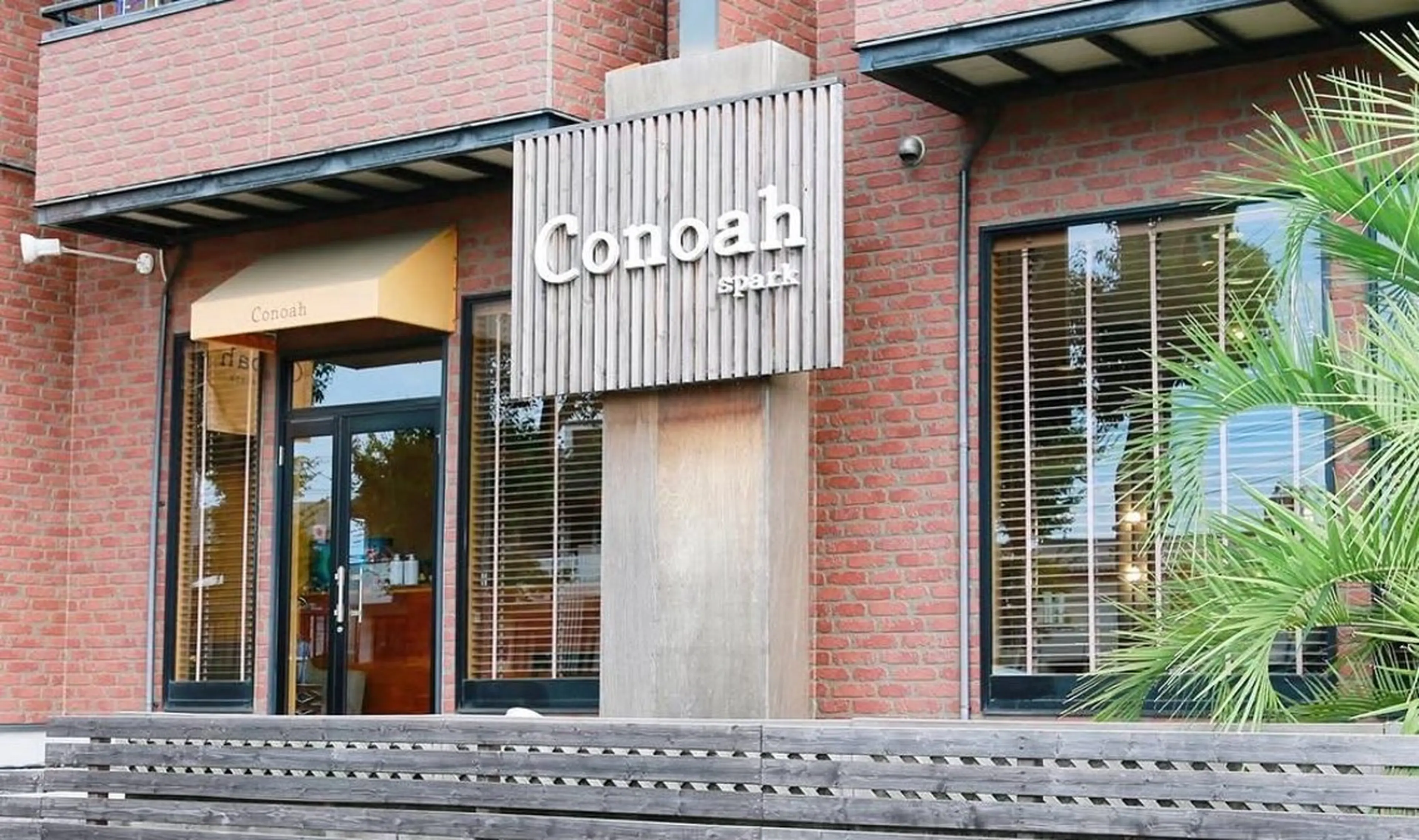 ミディアム カラー 大谷 歩未のヘアスタイル