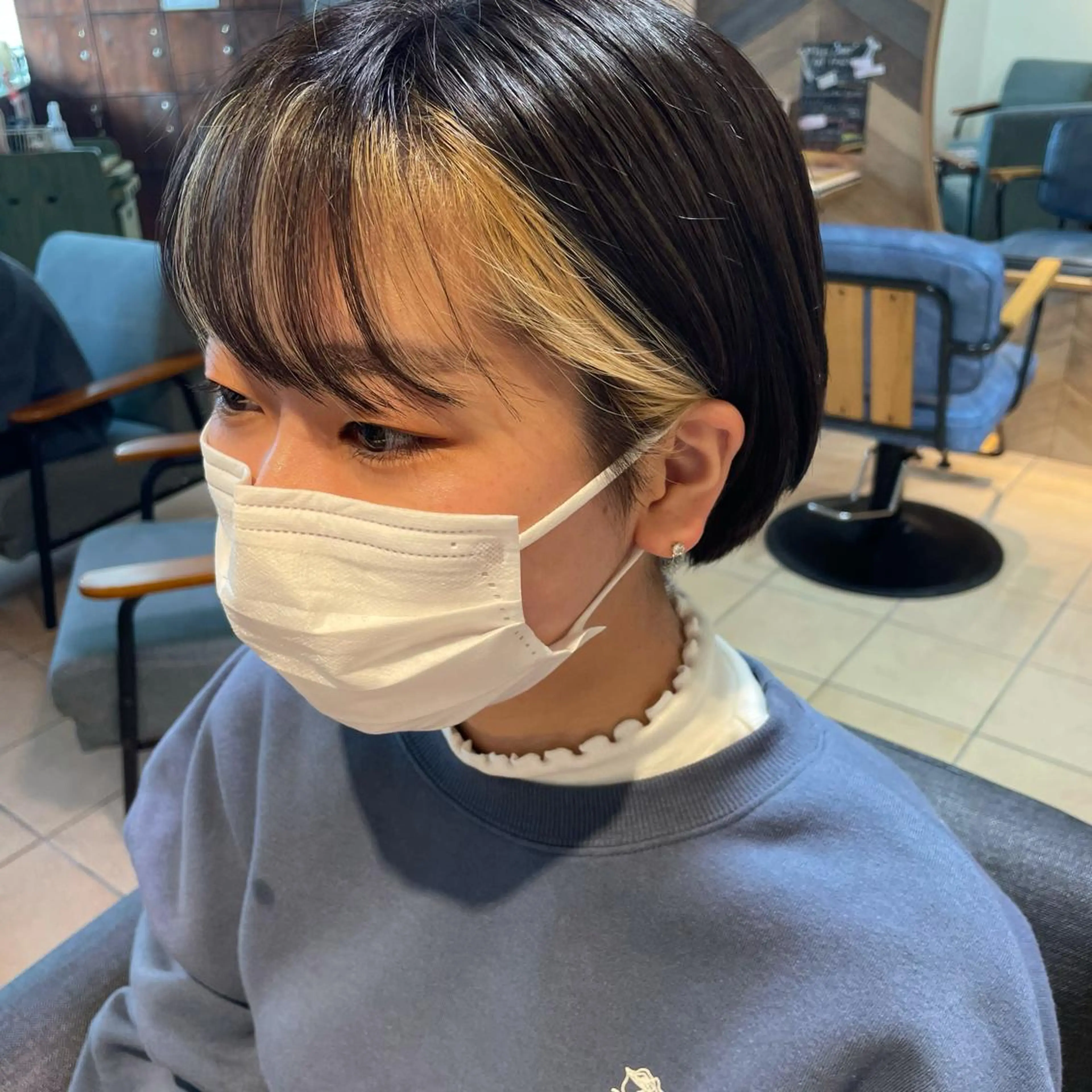 ショート カラー ミストバング 抜きっぱなしブロンド  フェイスフレーミング ヘアカラー トリートメント AMANE🌼 ハヤシサオリのヘアスタイル