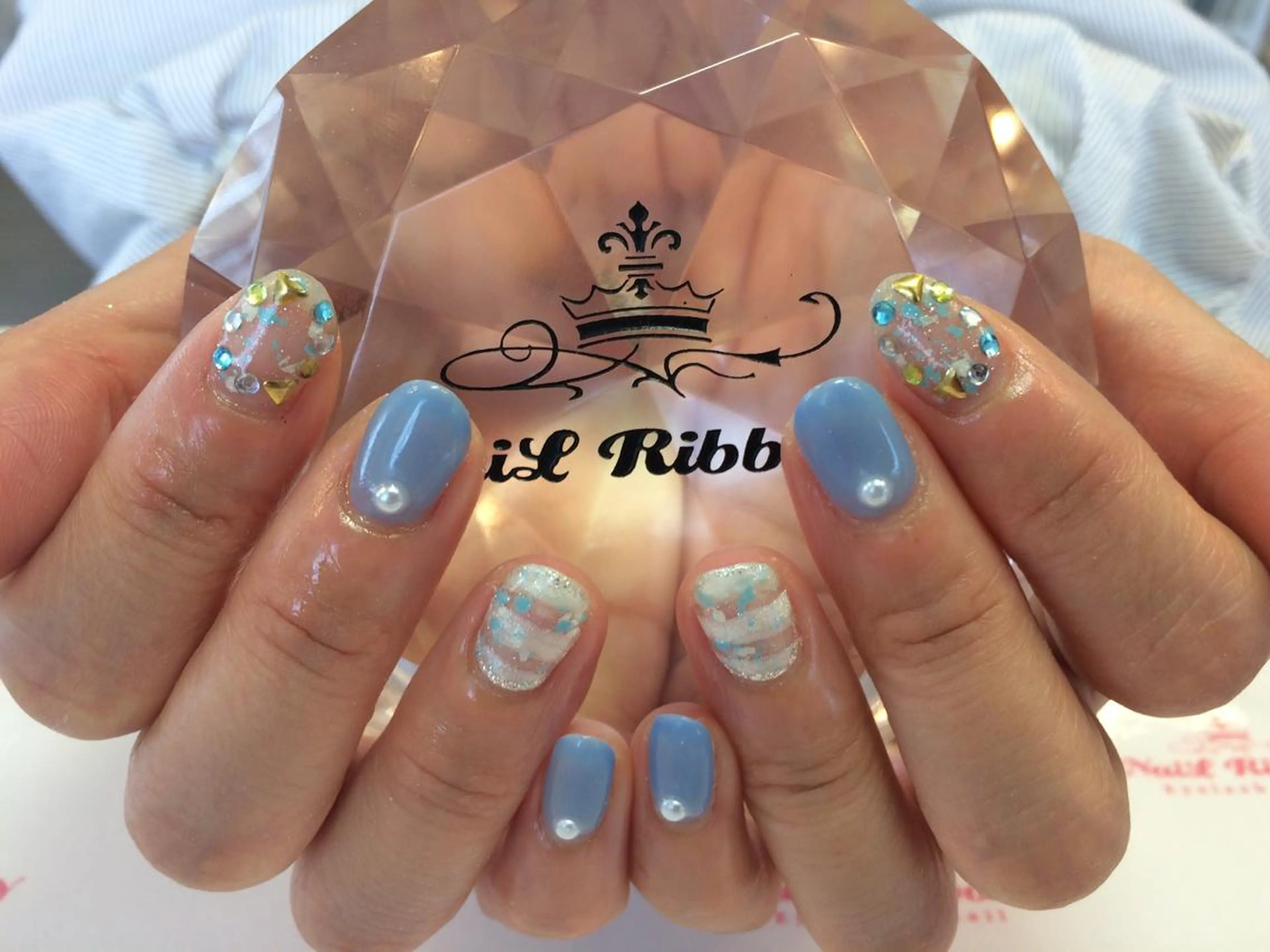 ネイル ネイルリボン 受付スタッフのネイルデザイン