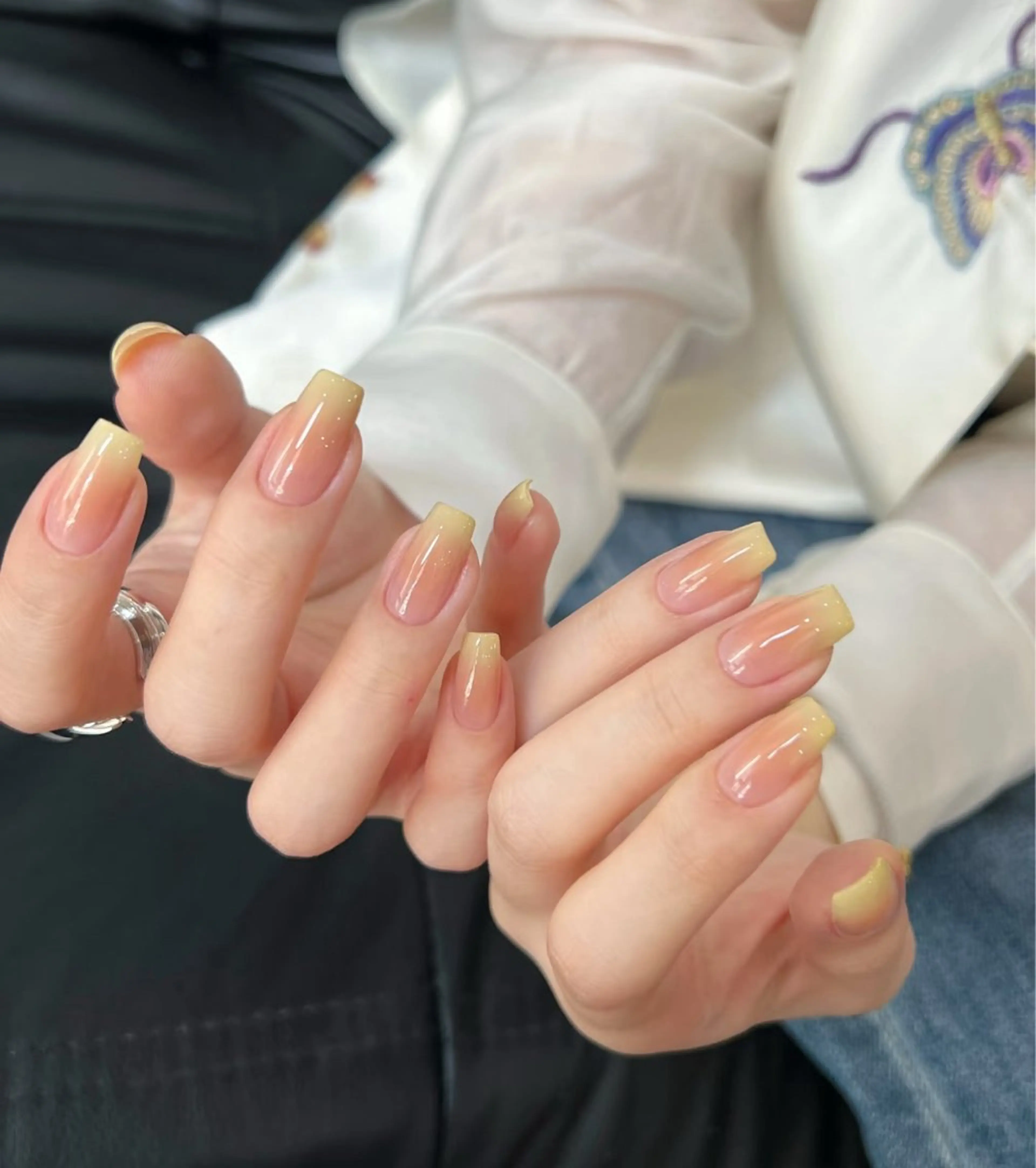 シン アモンのネイルデザイン