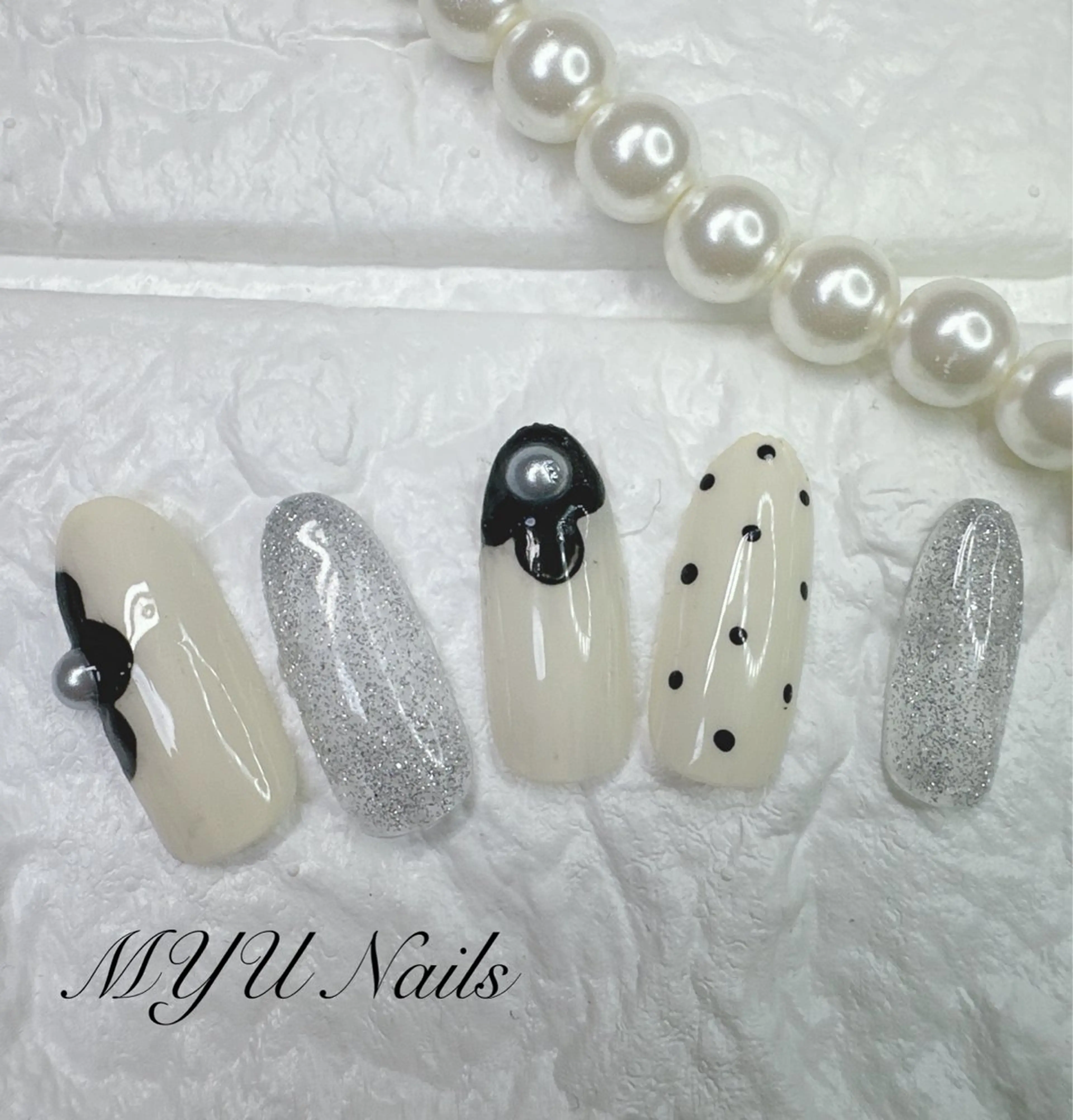 ネイル ドット フラッシュネイル ジェルネイル 持ち込み ニュアンスネイル ハンドネイル MYU Nails所属・MYU Nailsのネイルデザイン