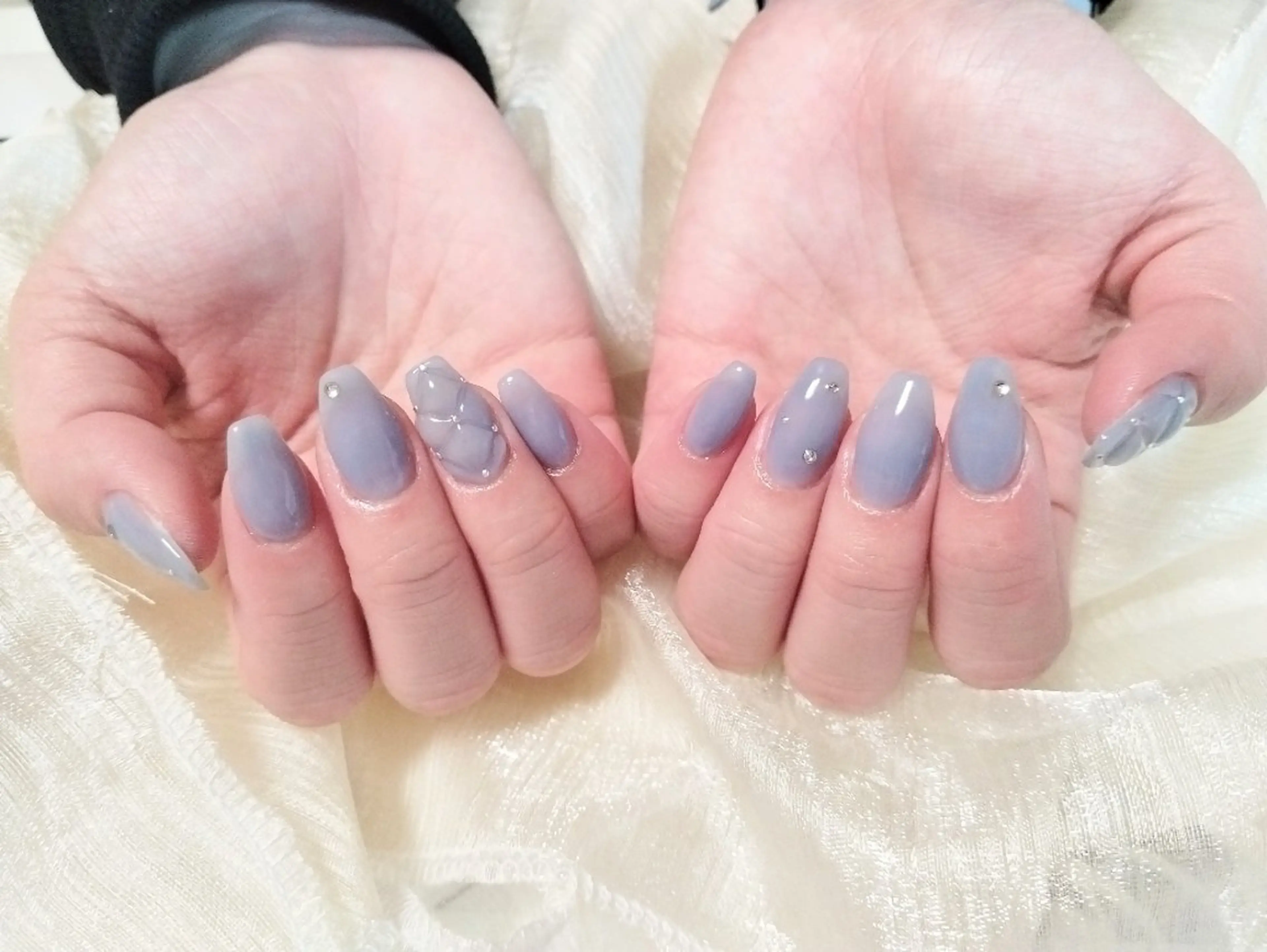 ネイル 持ち込み ハンドネイル ハンドケア ＤI'A ネイルサロンのネイルデザイン