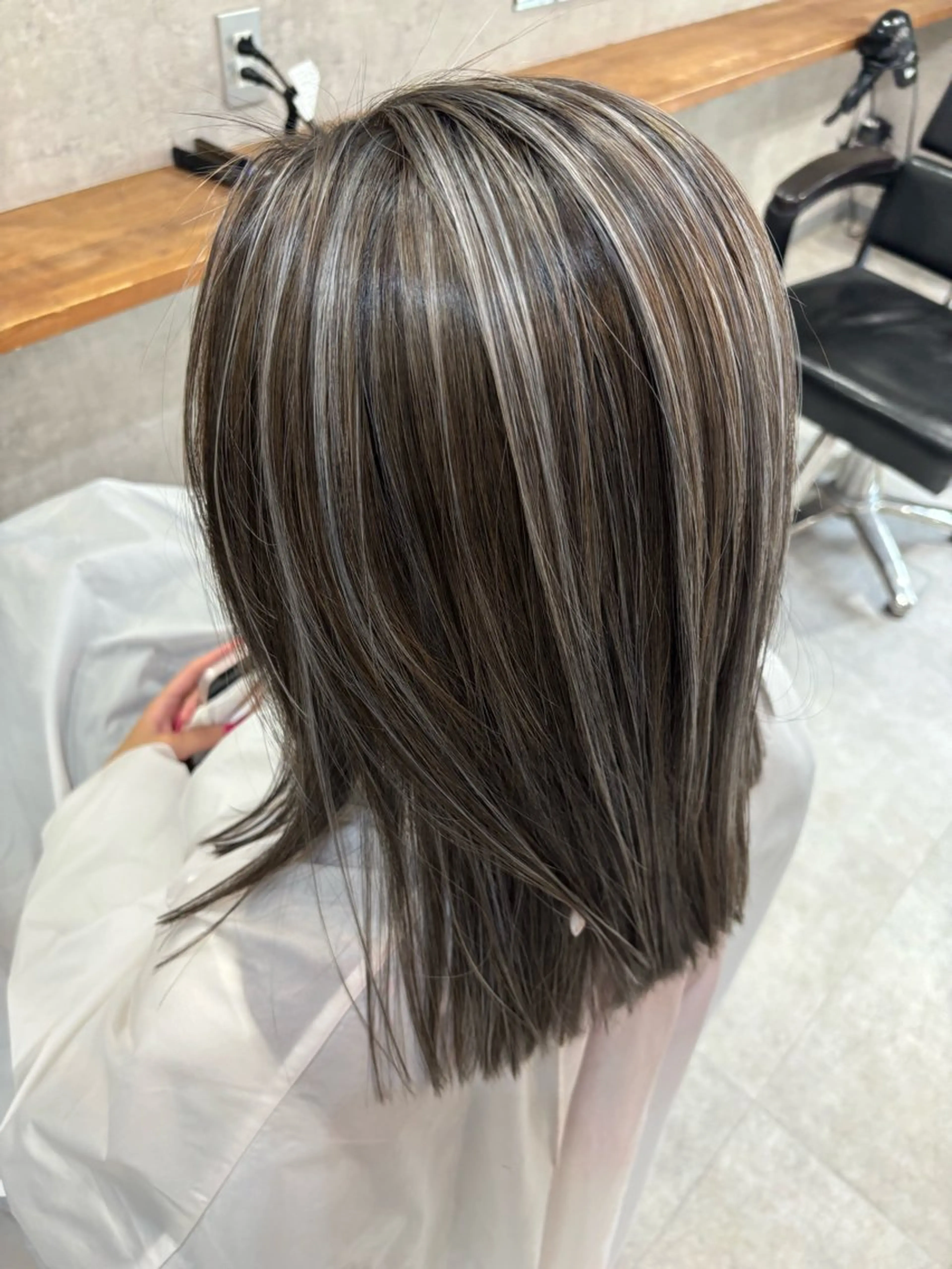 ミディアム カラー ハイライトカラー ハイライト カット ヘアカラー 松井那津子 /ハイライトブリーチのヘアスタイル