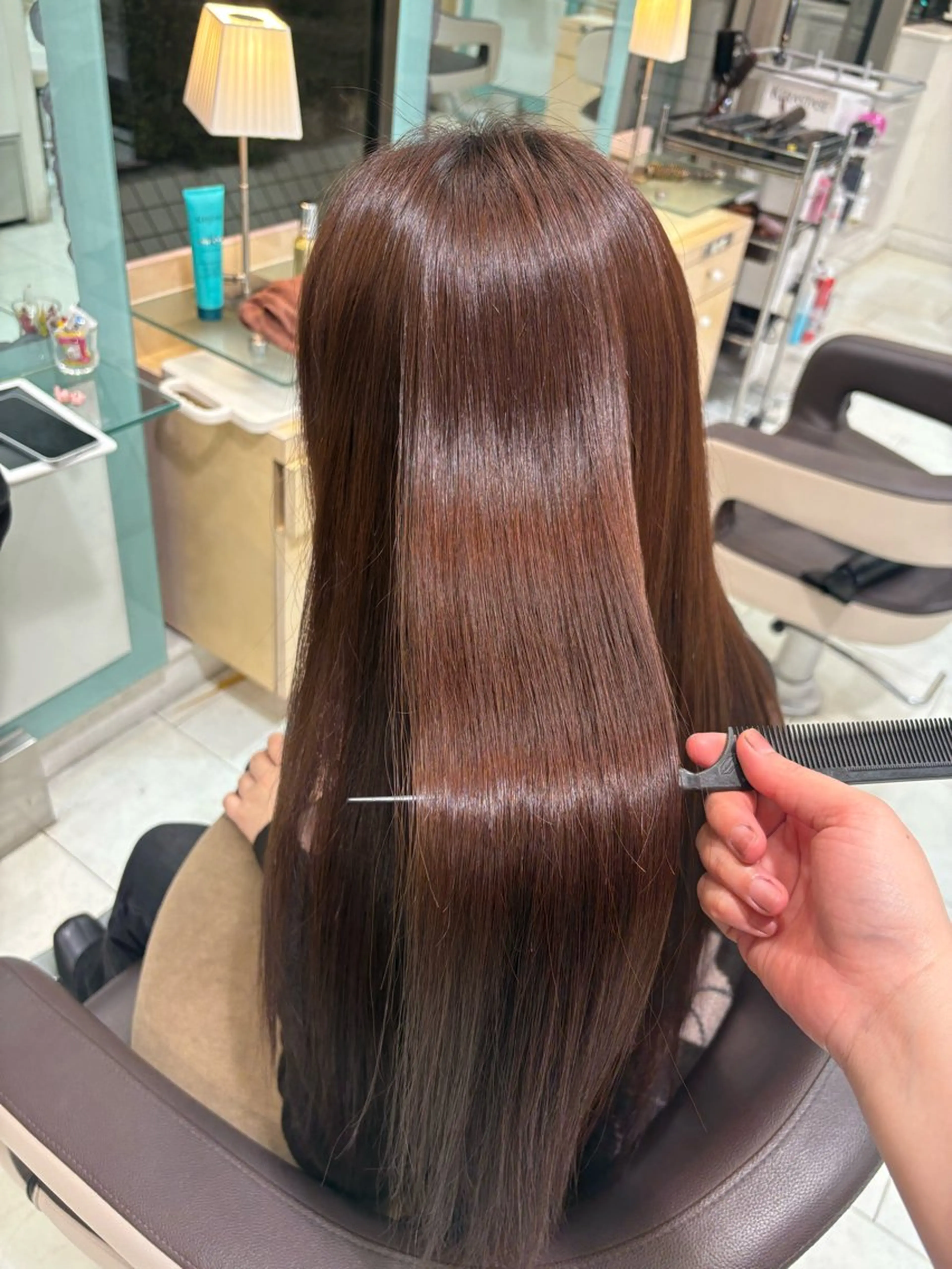 縮毛矯正＋🍀𝐊𝐄𝐑𝐀𝐒𝐓𝐀𝐒𝐄🍀トリートメントの写真