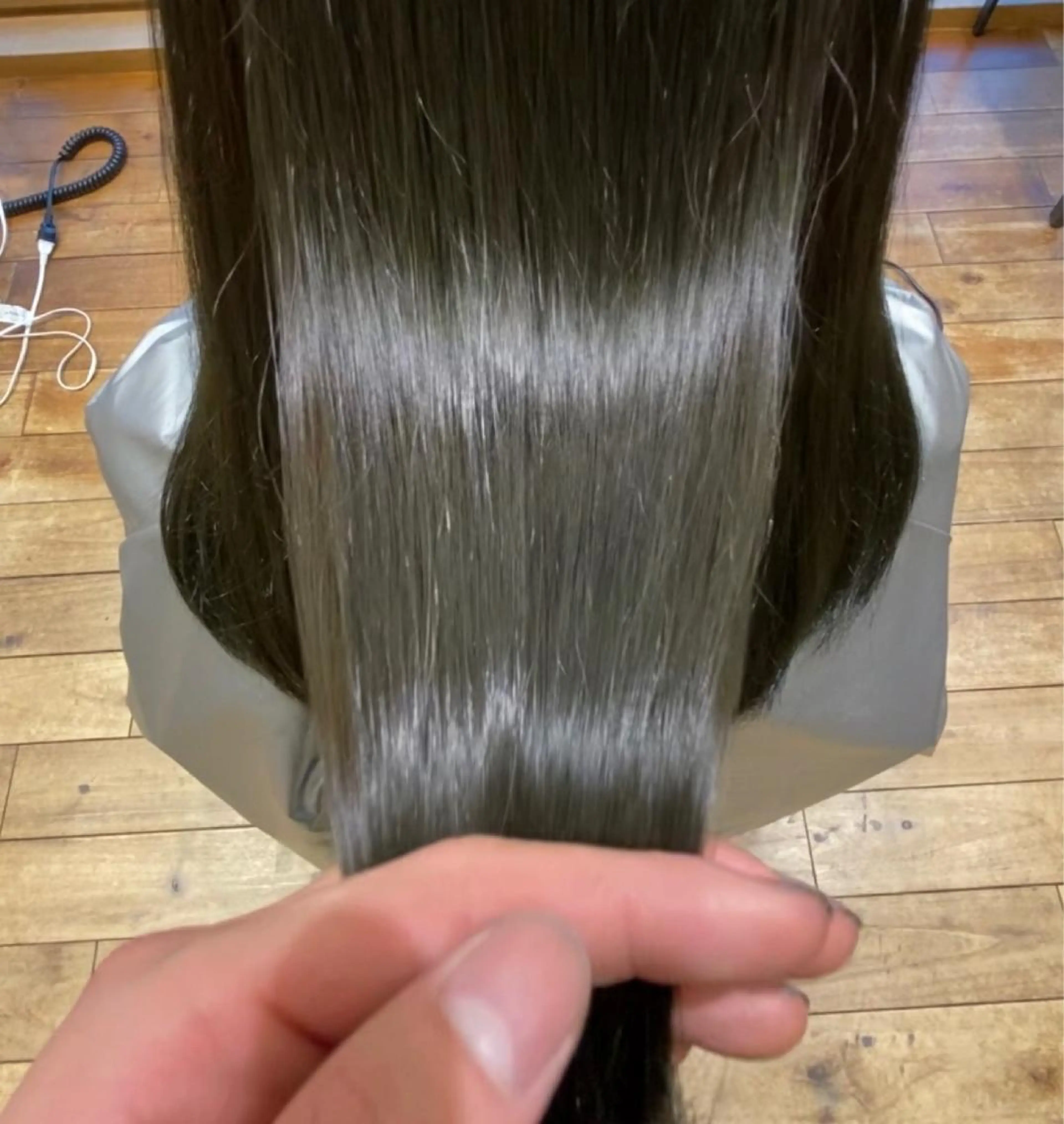 カラー 新宿/レイヤー 顔周りカット溝手優太のヘアスタイル