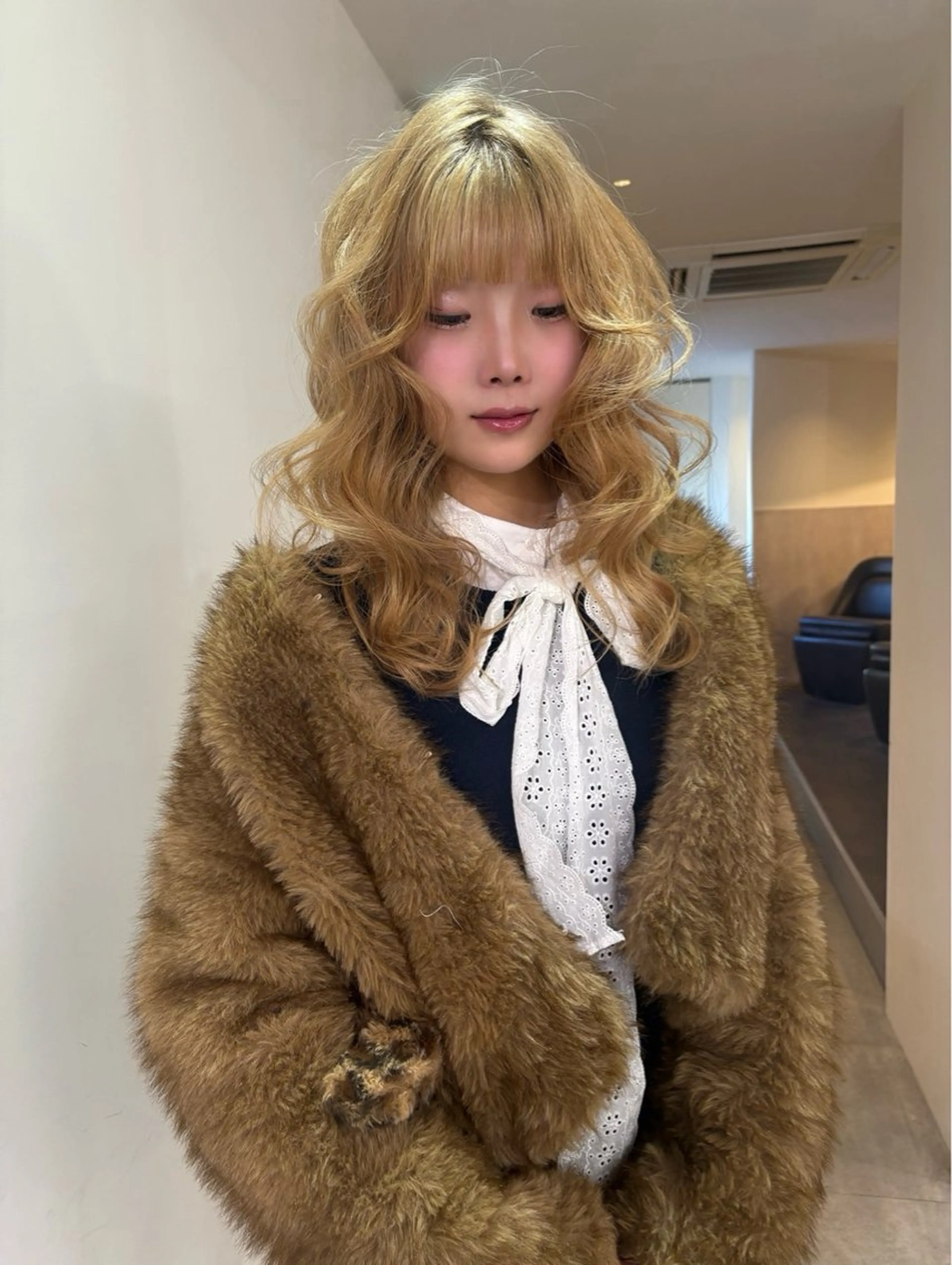 セミロング カラー ブロンド ヘアカラー Yuna/ベージュ ダブルカラーのヘアスタイル