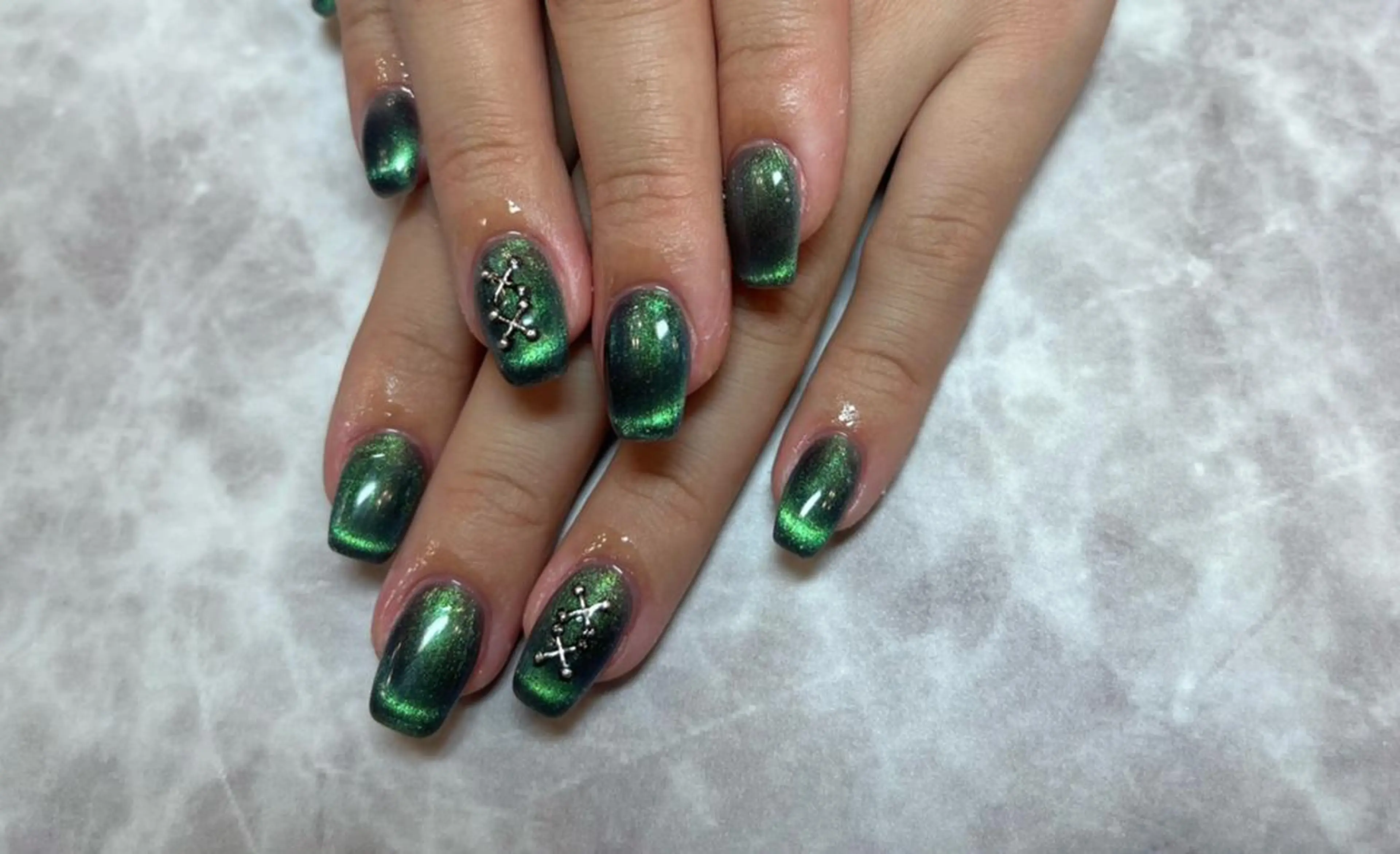 ネイル ネイルリボン 受付スタッフのネイルデザイン