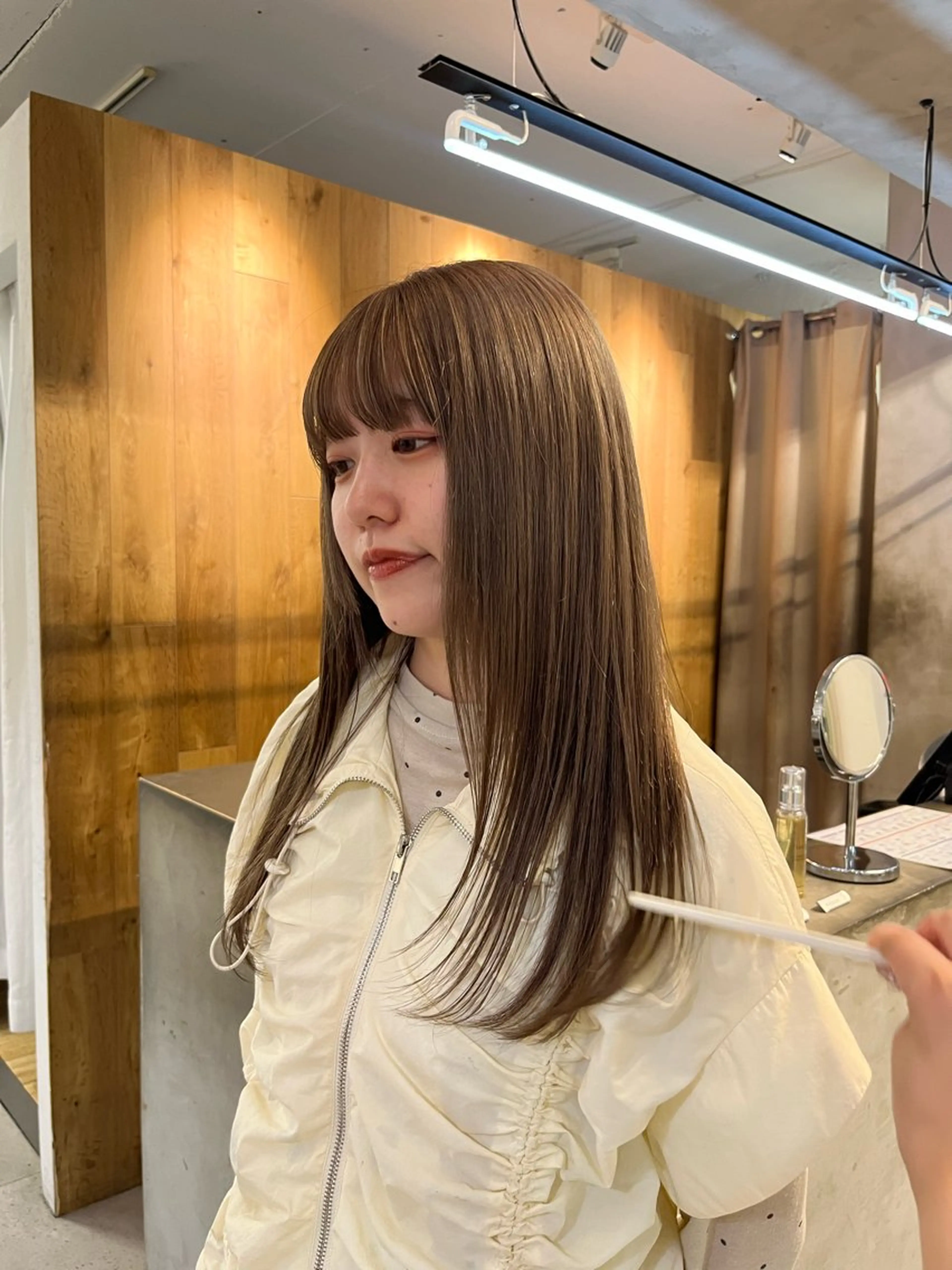 ロング カラー ヘアカラー トリートメント lomalia ayuのヘアスタイル