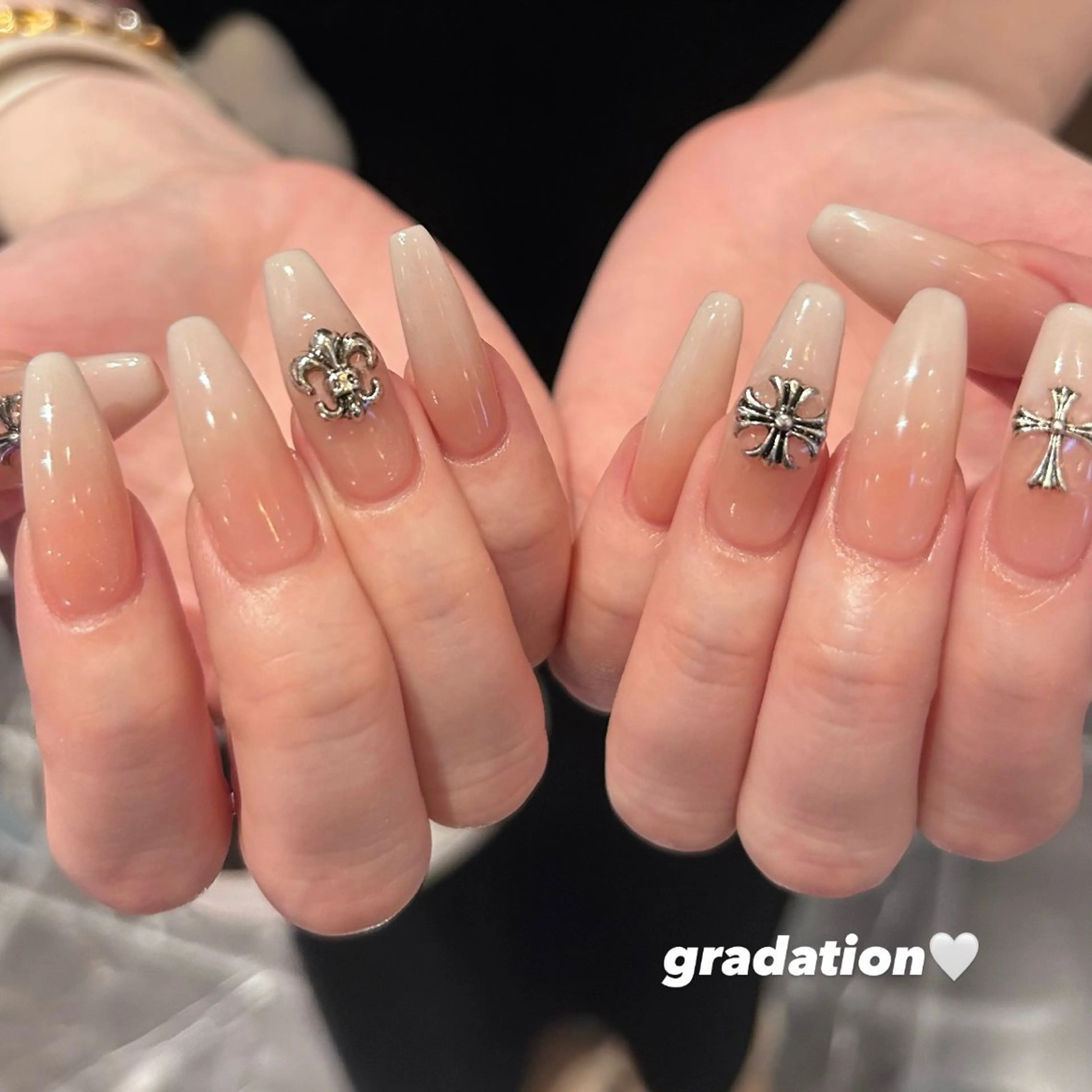 ネイル ハンドネイル EmaNail🎀 Haaruのネイルデザイン