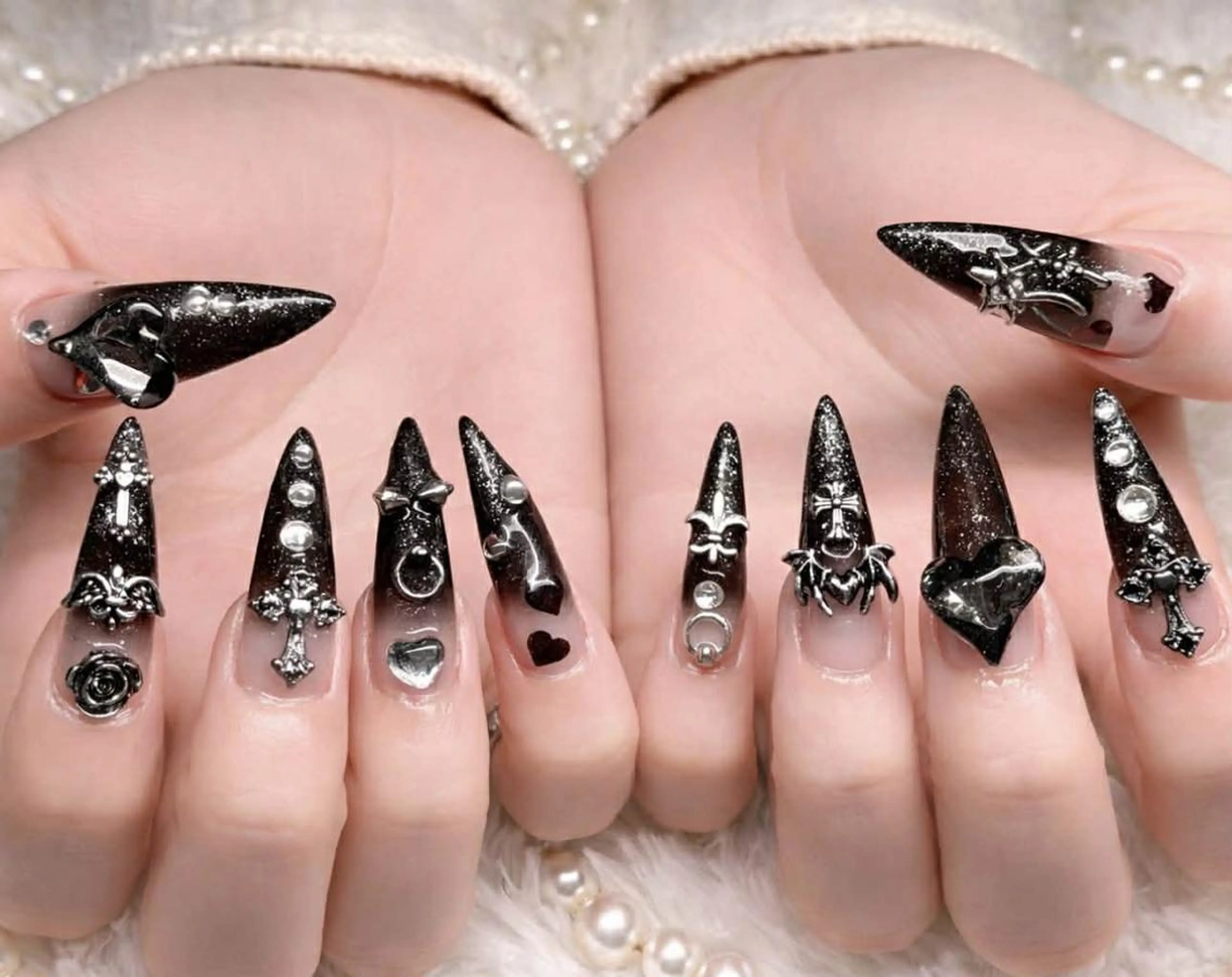 ロング カラー ベージュカラー グラデーションカラー ピンクカラー 韓国風ヘア ハンドネイル Bling Salonのネイルデザイン