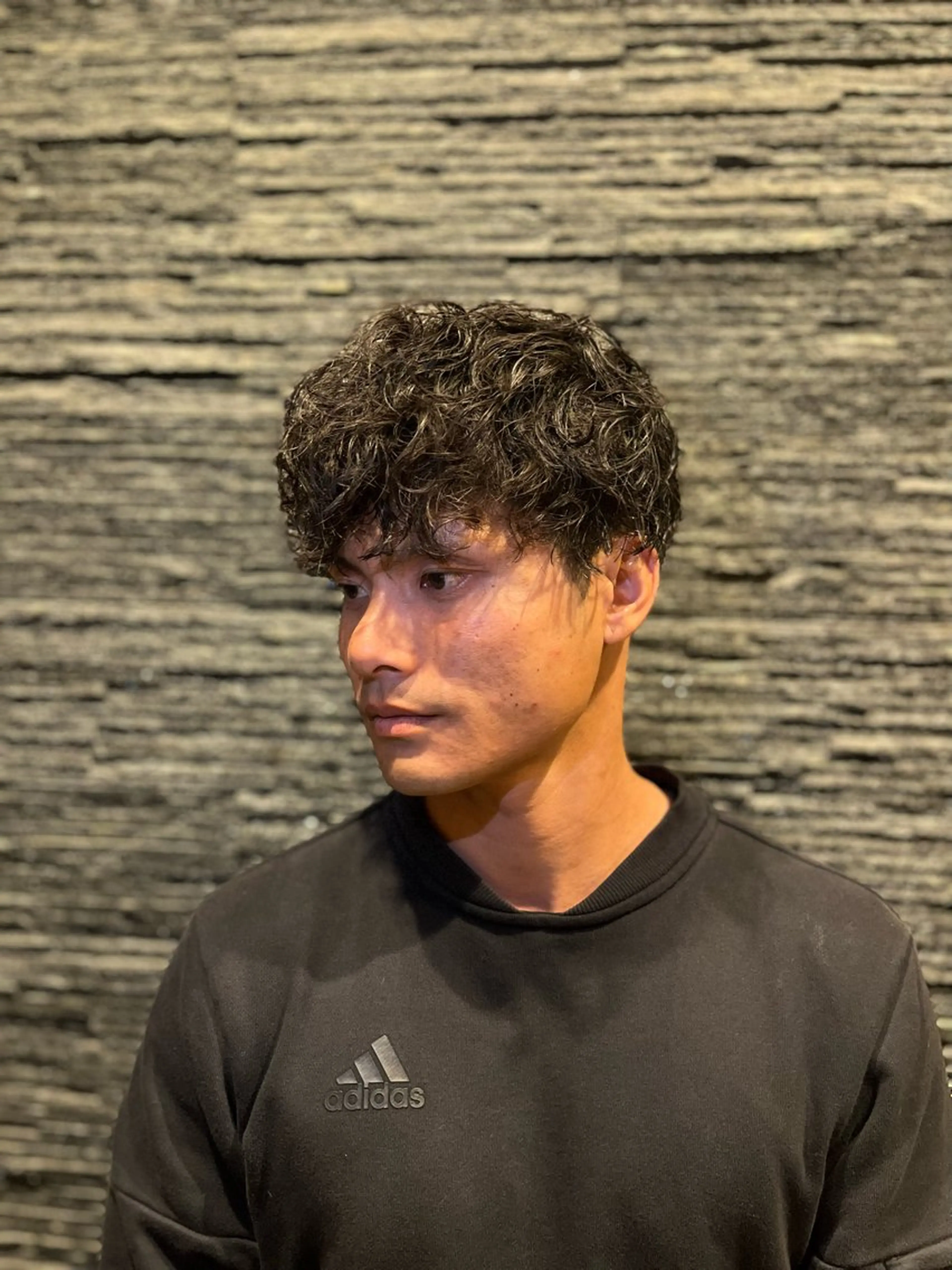 パーマ メンズ ヒロ銀座 川崎店所属・ヒロ銀座川崎 志田健介のヘアスタイル