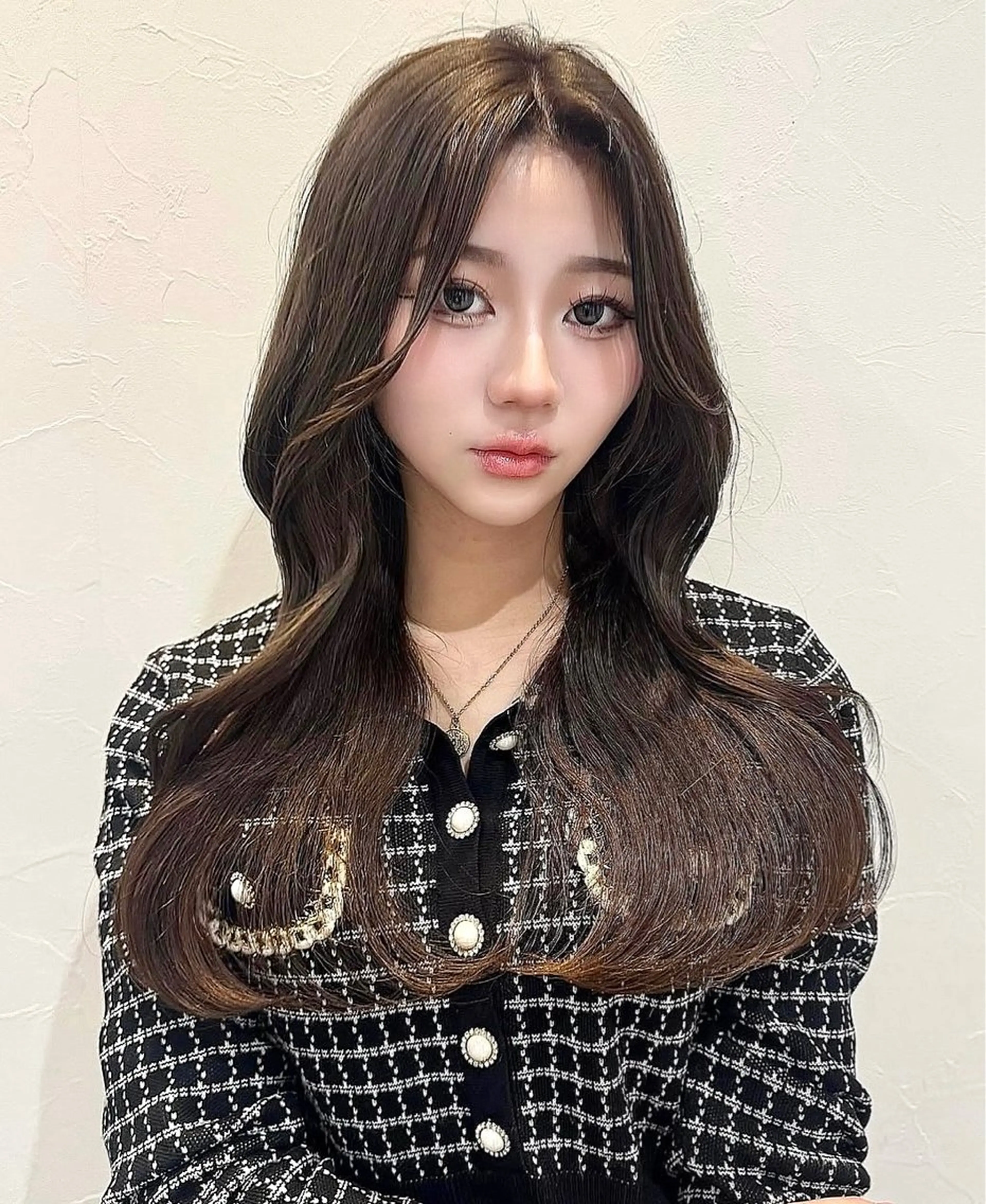 ロング りん/ワンホン/艶髪 ／小顔顔周りカットのヘアスタイル