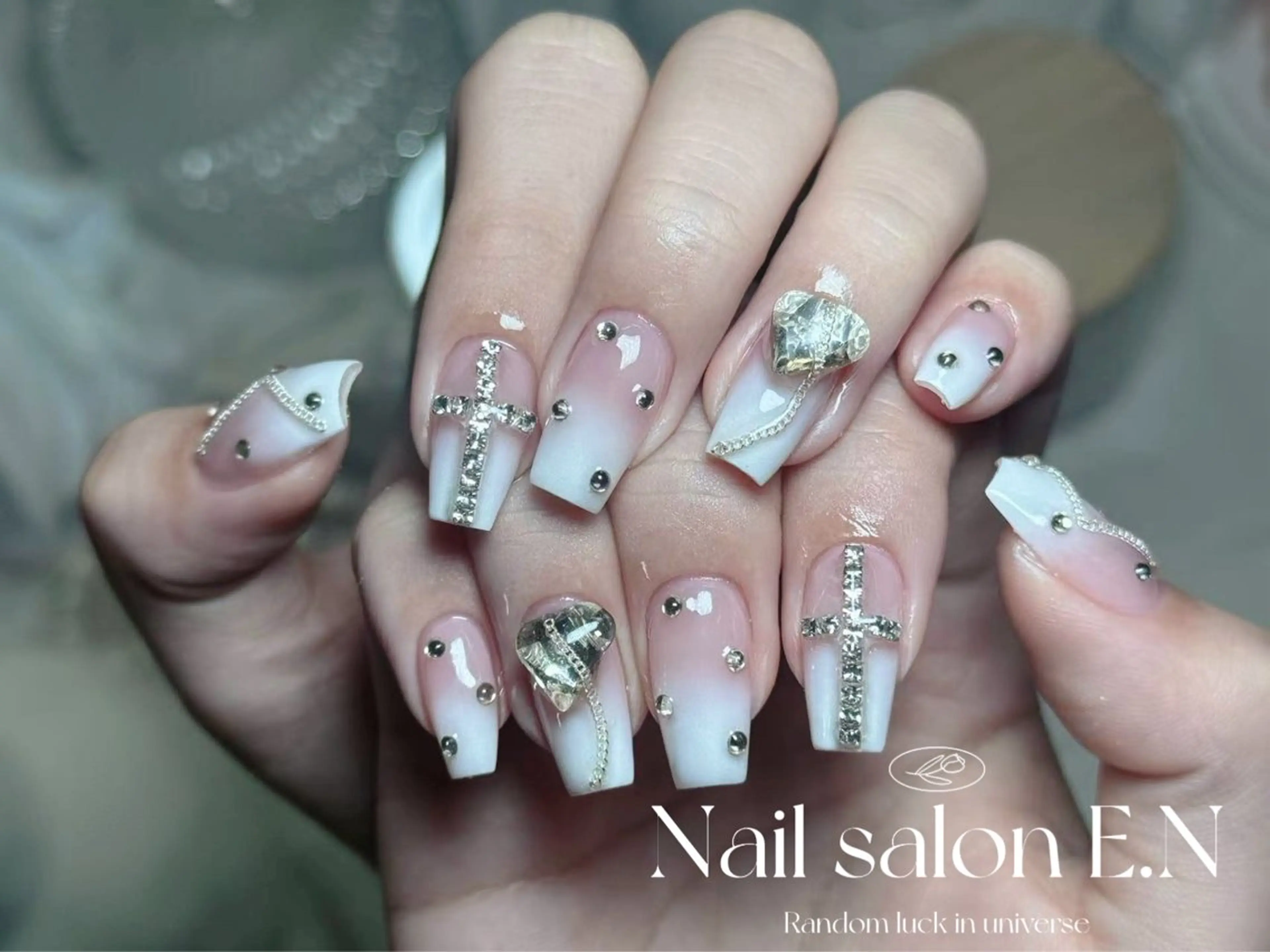 ネイル アートネイル オーロラネイル ブラウン クリアネイル フレンチネイル E.N🦋 長さ出し/持ち込みのネイルデザイン