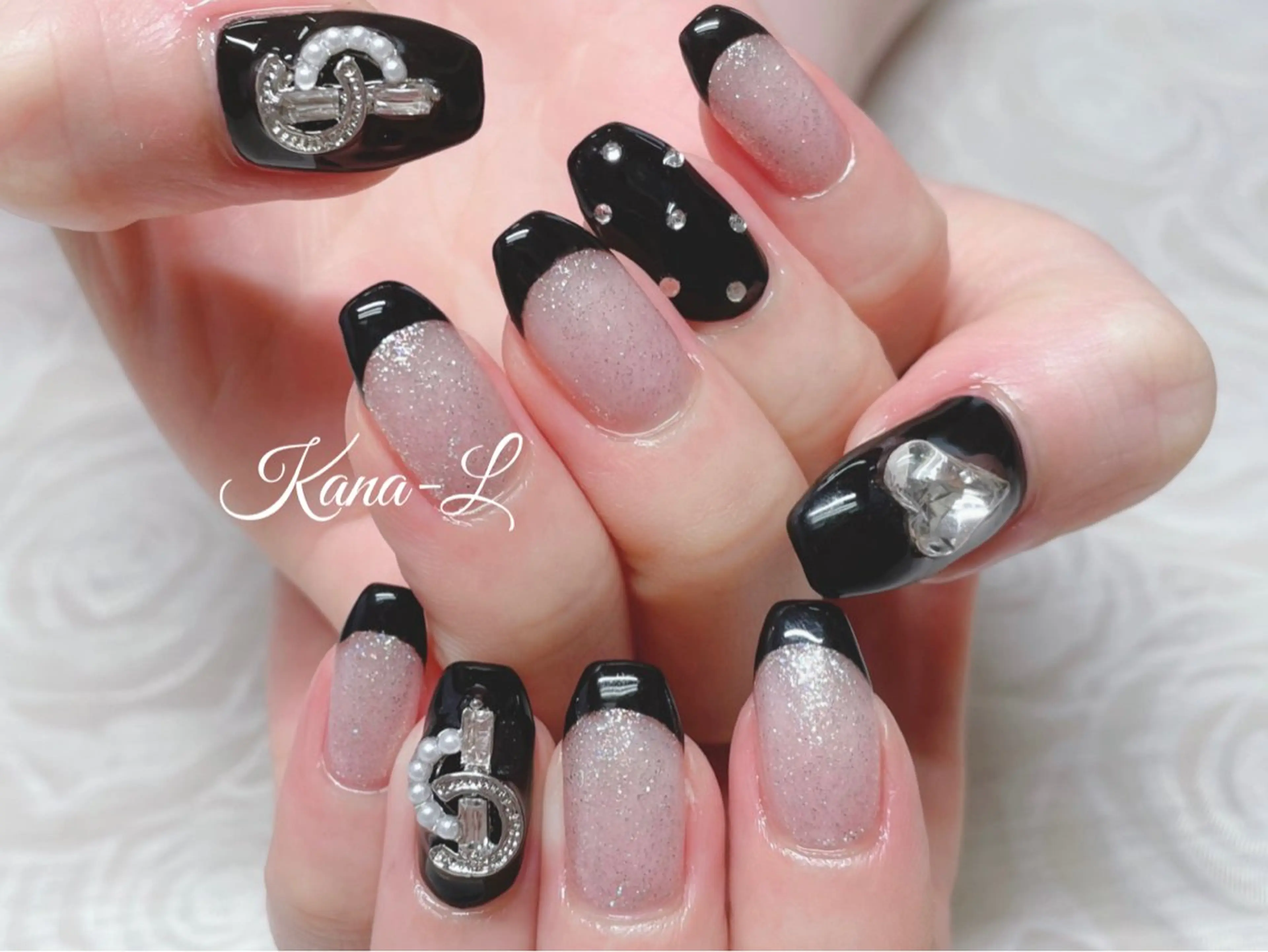 ネイル フレンチネイル ジェルネイル 韓国ネイル ラメ(グリッター) パラジェル 芦辺 香奈のネイルデザイン