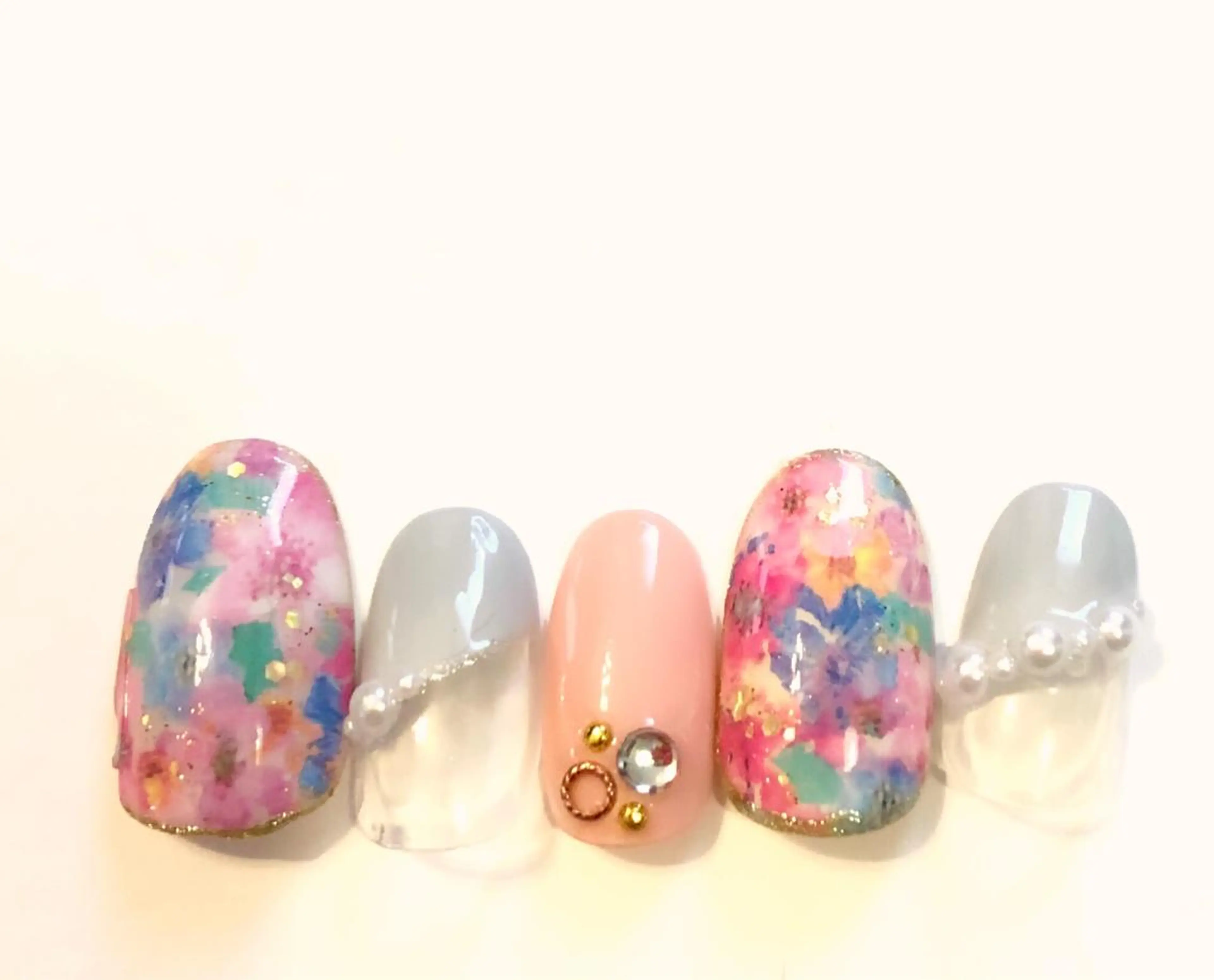 ネイル フラワーネイル ニュアンスネイル ネイルサロン ティンタ所属・馬場 典子のネイルデザイン