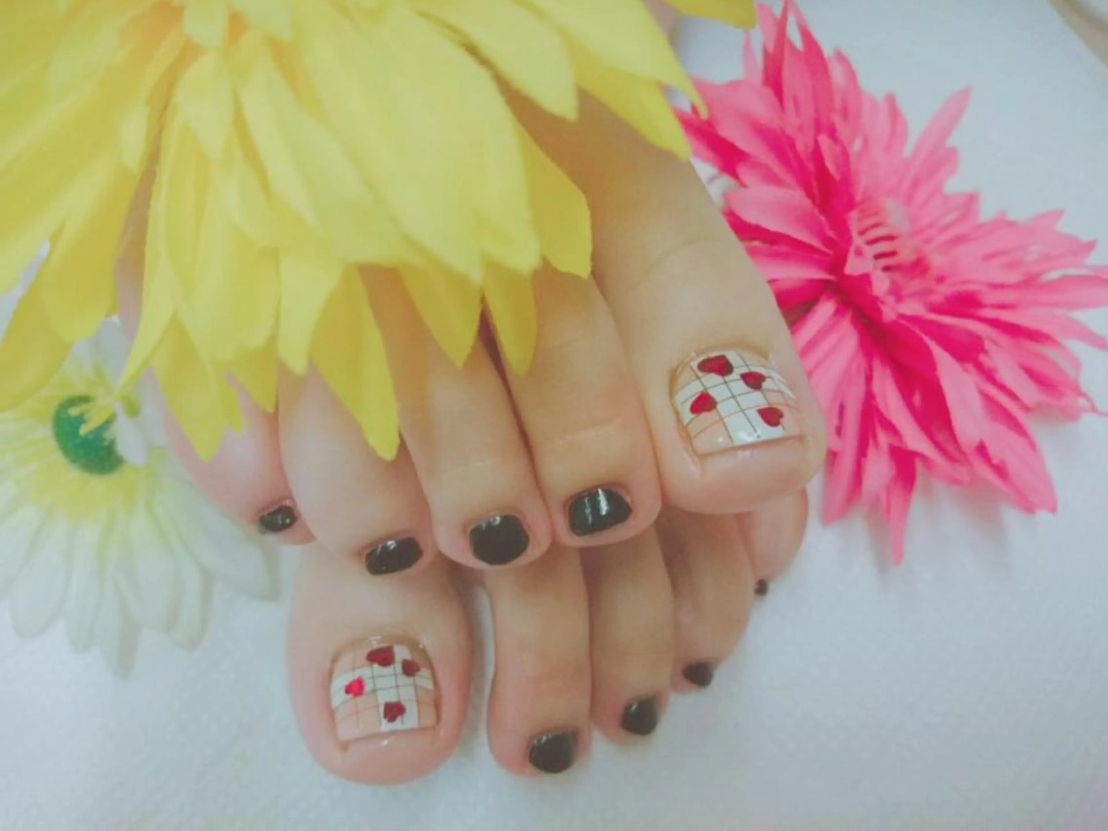 ネイル ハート バレンタイン プライベートサロン RosyLily所属・プライベートサロン Rosy Lilyのネイルデザイン