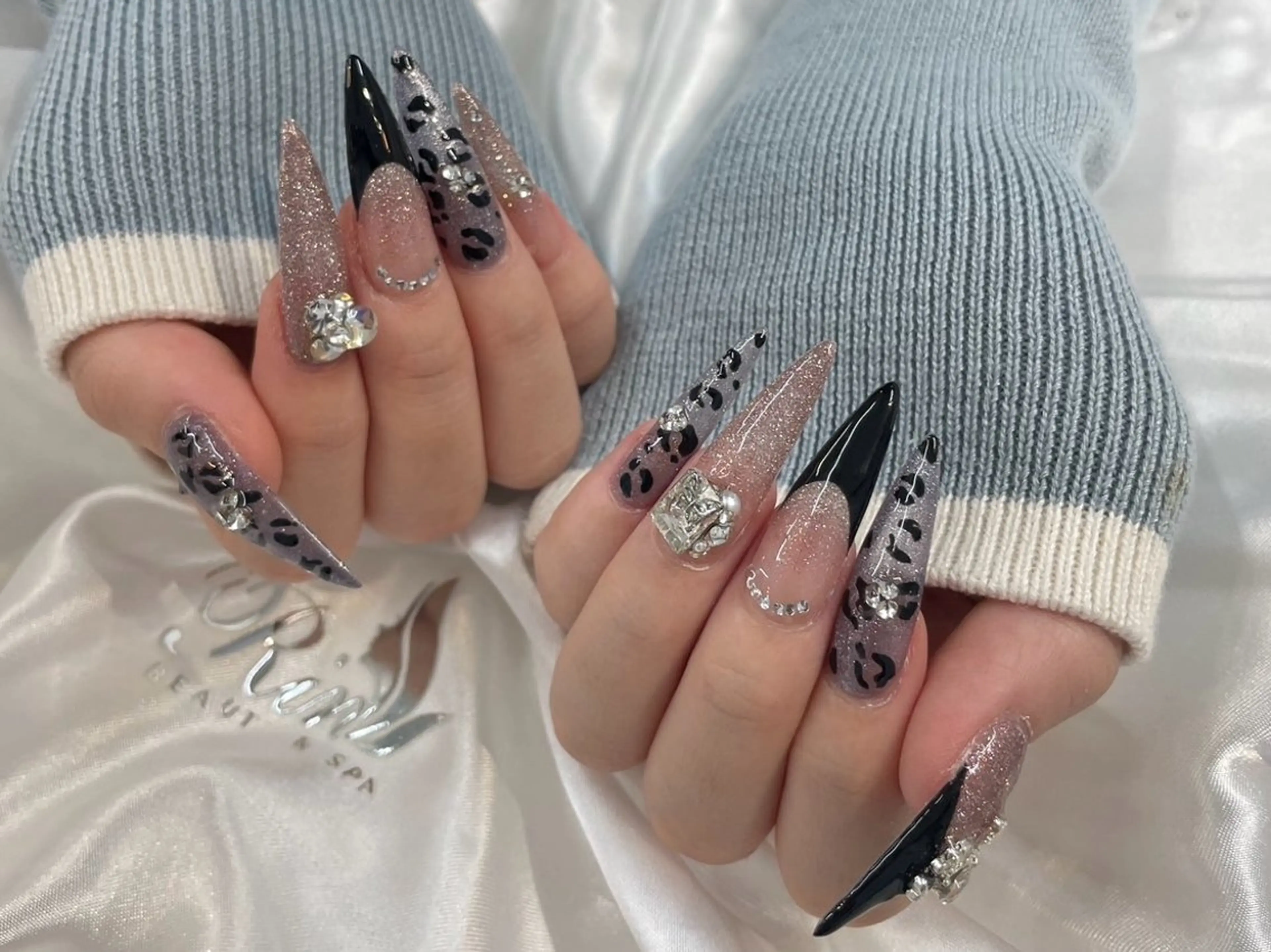 ネイル 成人式 ロングネイル ネイルチップ ハンドネイル Rin Nail 新大久保店のネイルデザイン