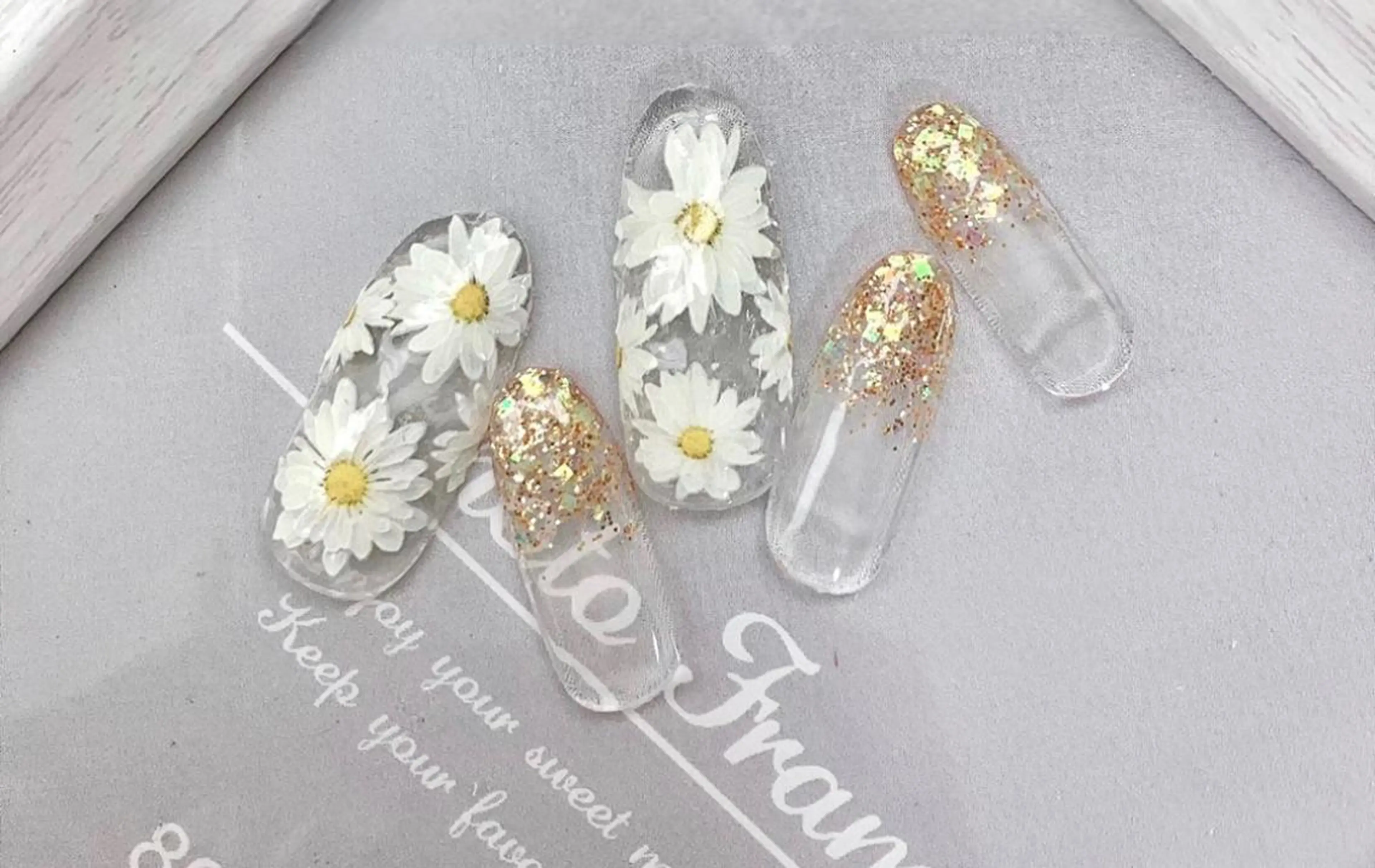 ネイル Risa ネイルサロンKOTOのネイルデザイン