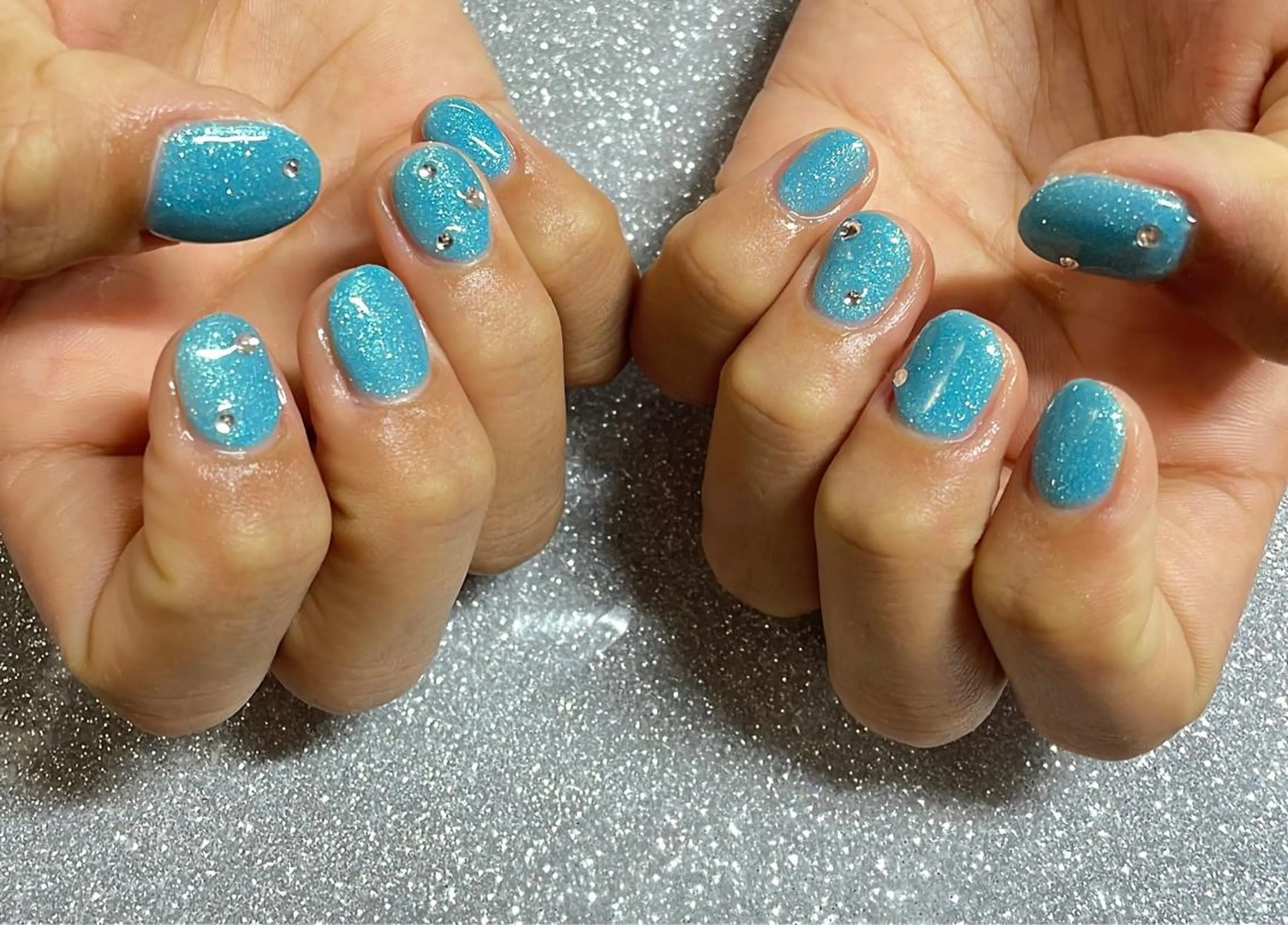 ネイル ハンドネイル VIERU 🌈🎀💖のネイルデザイン