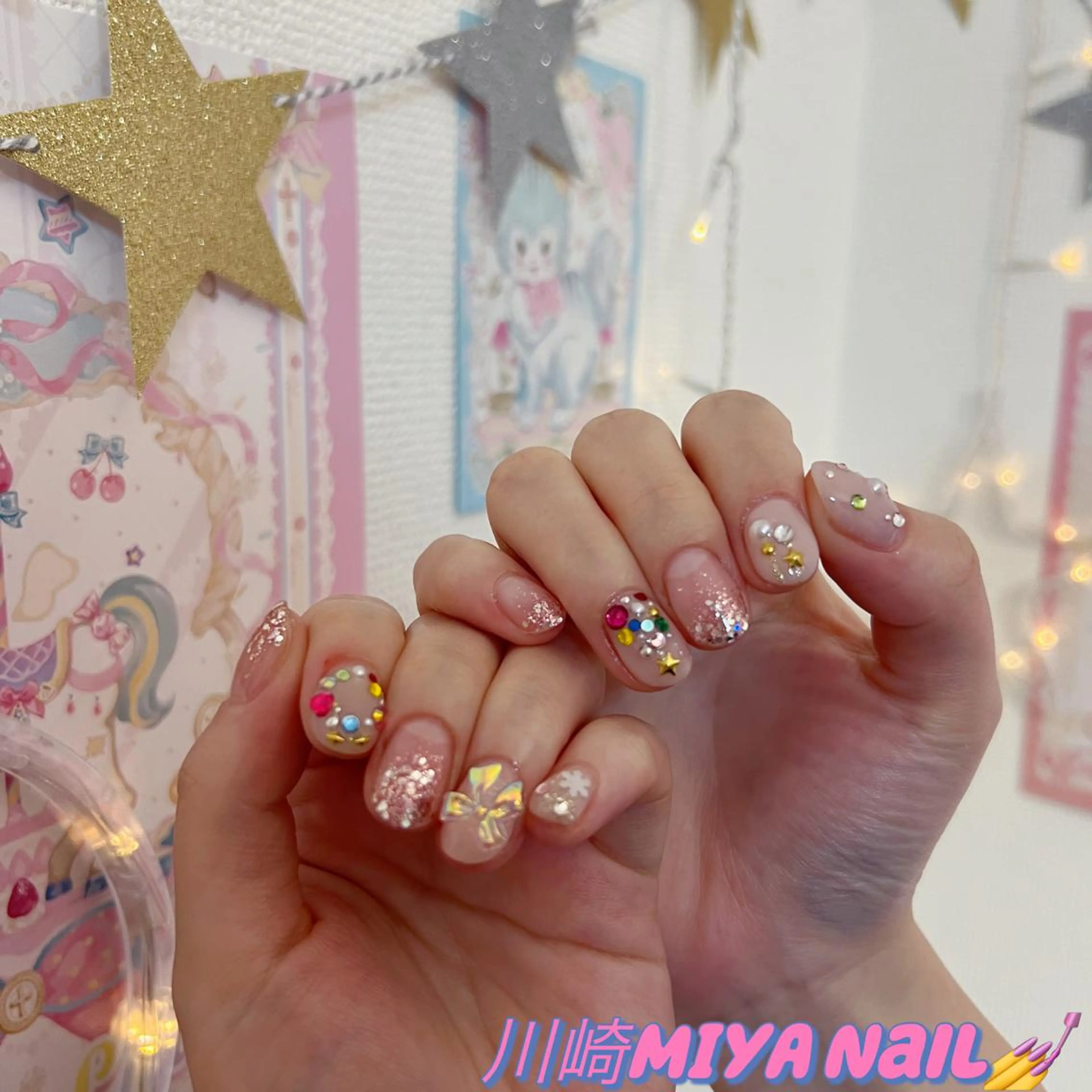 ミディアム クリスマス ハンドネイル ハンドケア 💜MIYA nail川崎店のネイルデザイン
