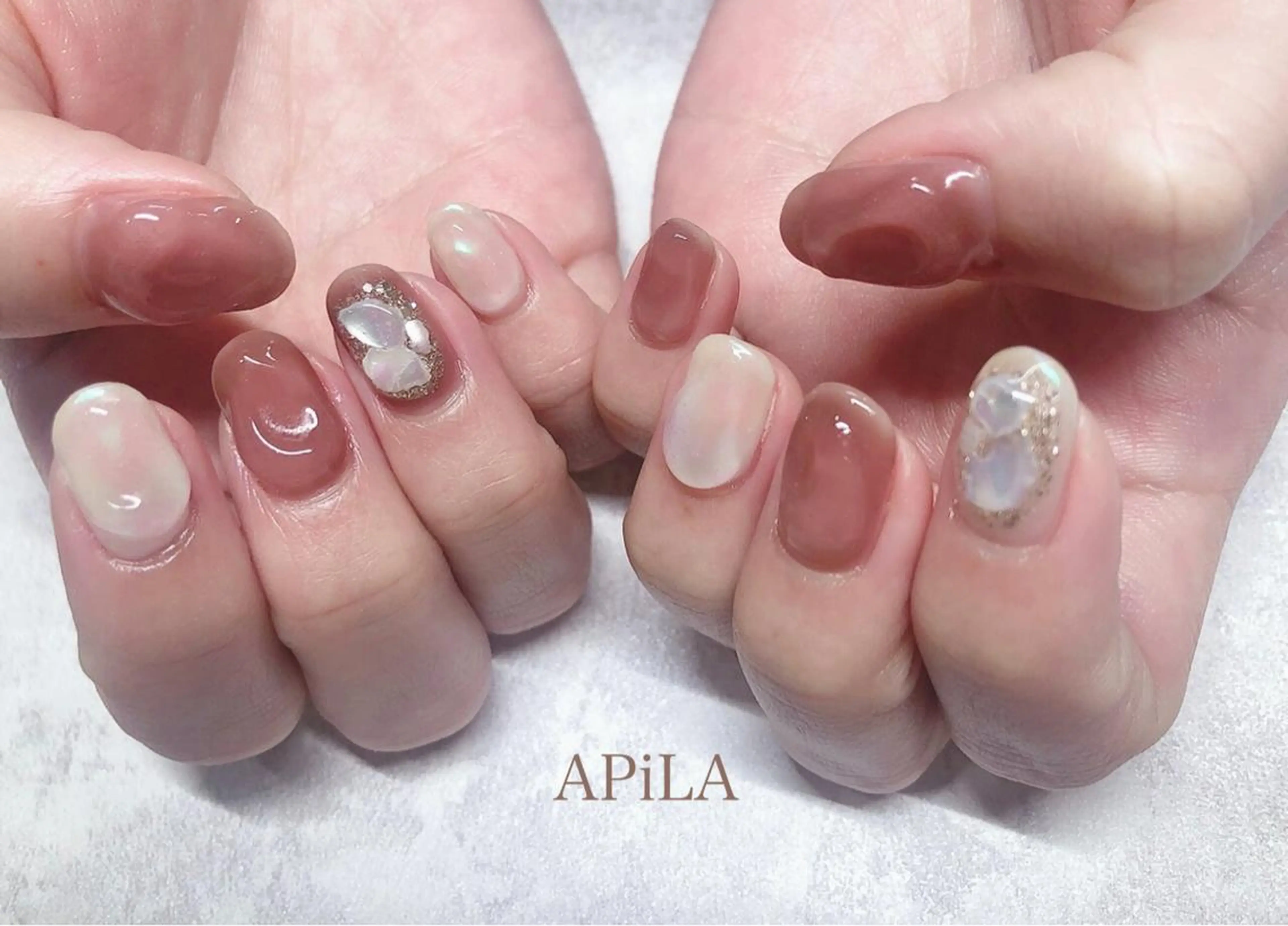 ネイル ニュアンスネイル APiLA 甲斐田のネイルデザイン