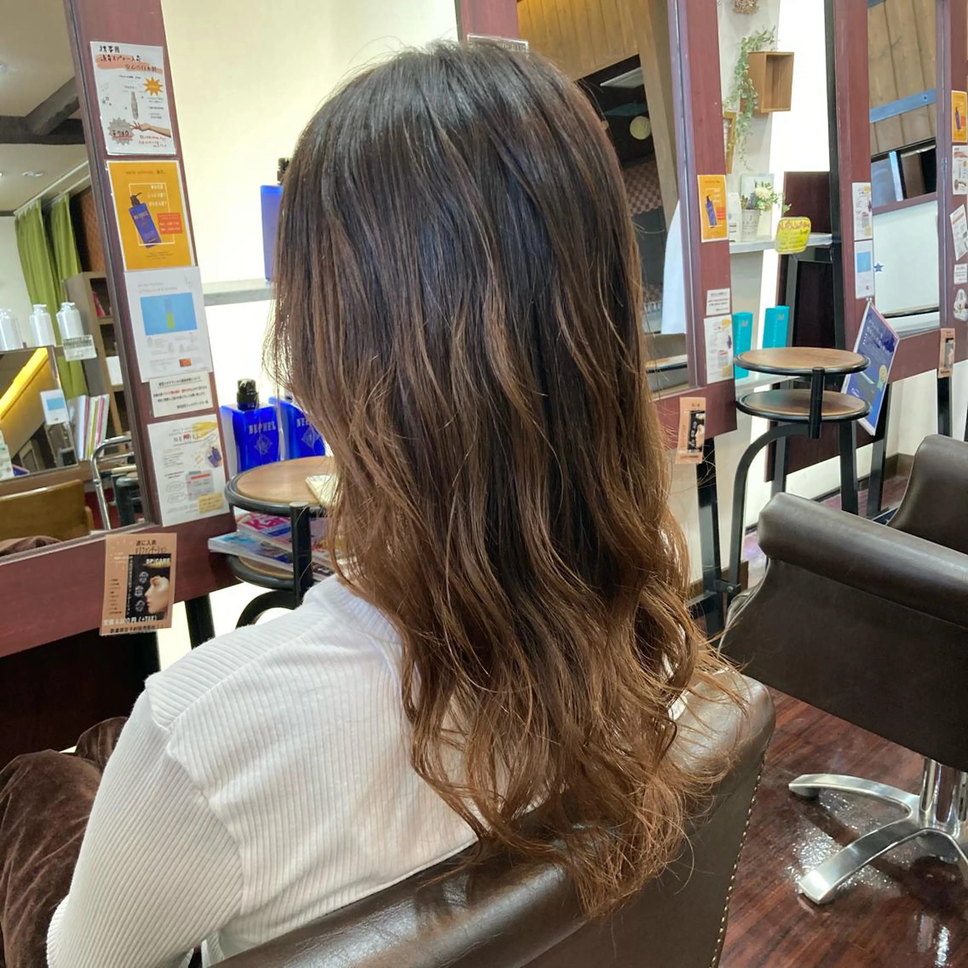 ミディアム カラー Well‘s黒木🌿 レイヤー💎寒色のヘアスタイル