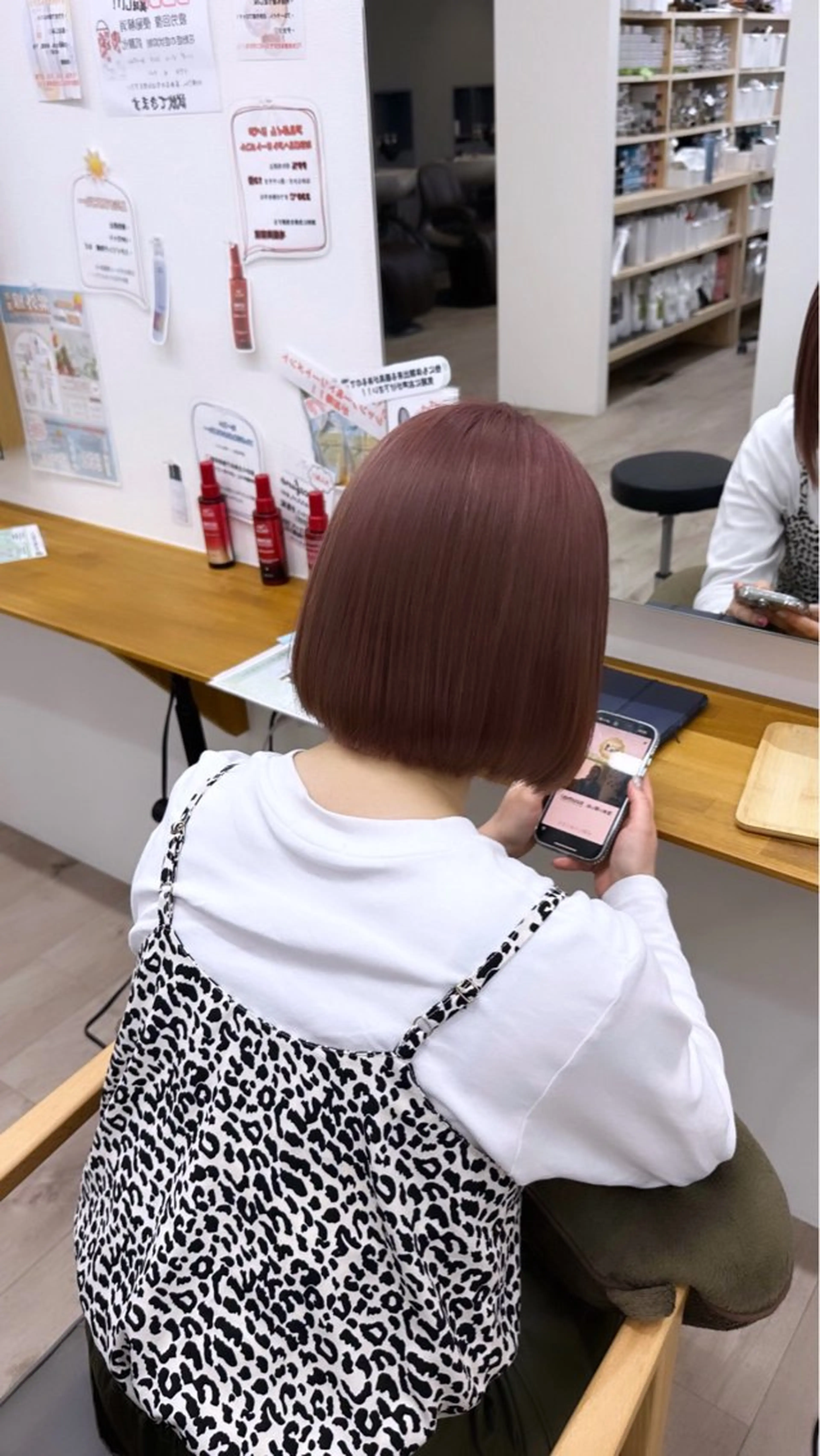 ショート カラー ヘアカラー トリートメント 梨菜/ハイトーン /ブリーチカラーのヘアスタイル