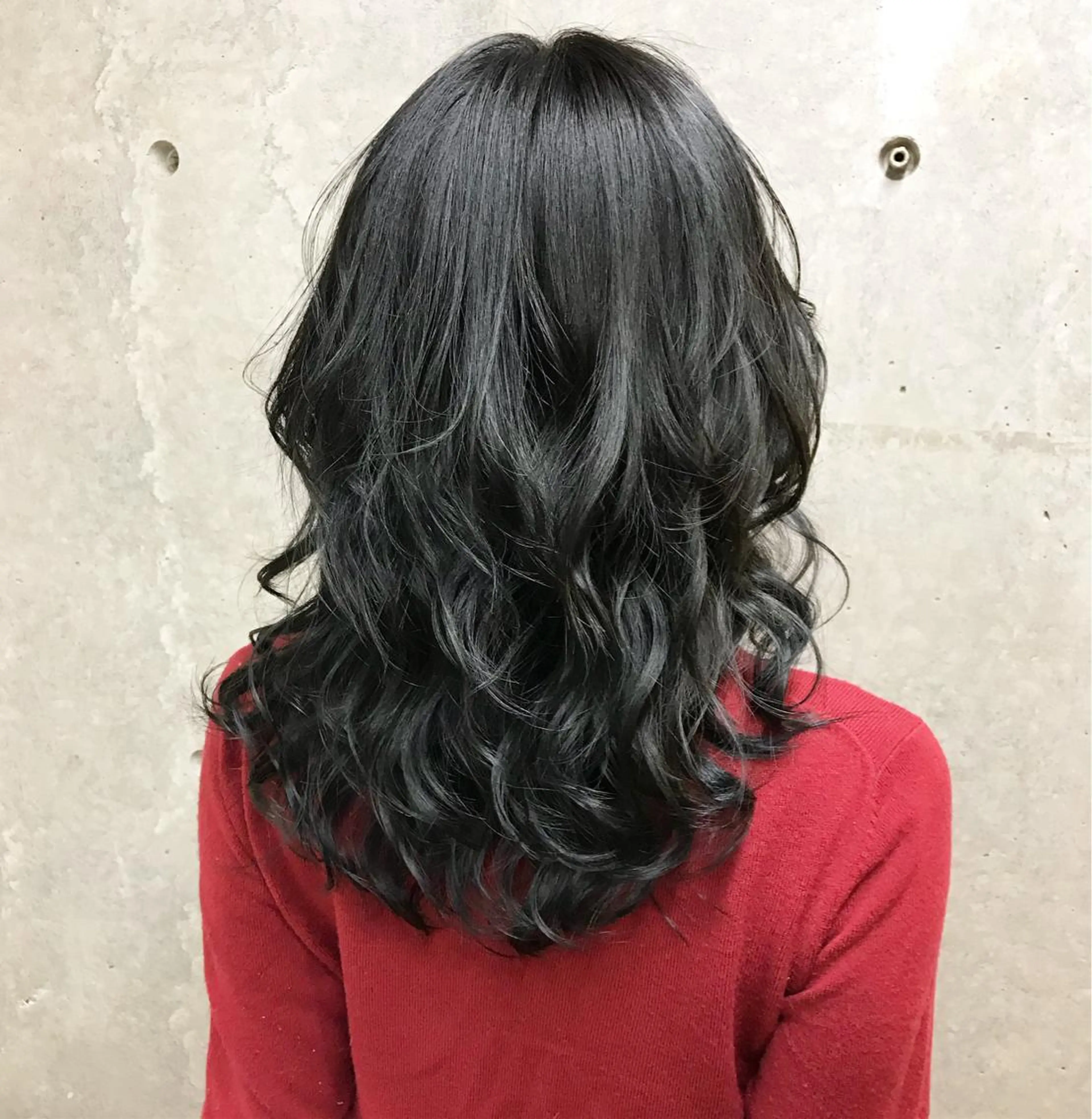 セミロング カラー ブルーカラー cachecache所属・及川 光のヘアスタイル