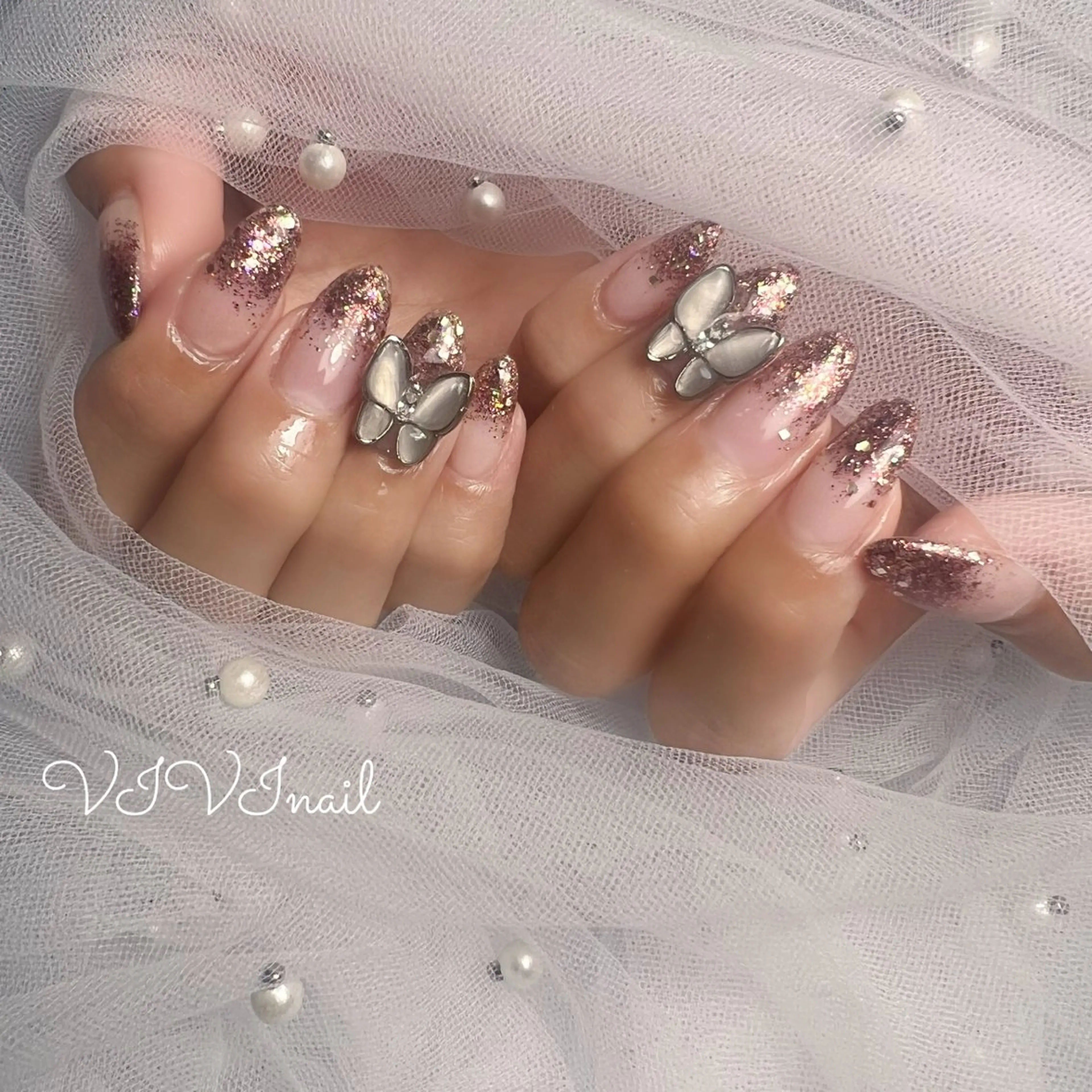 ネイル ラメ(グリッター) ラメグラデーション シンプルネイル ハンドネイル vivi nailのネイルデザイン