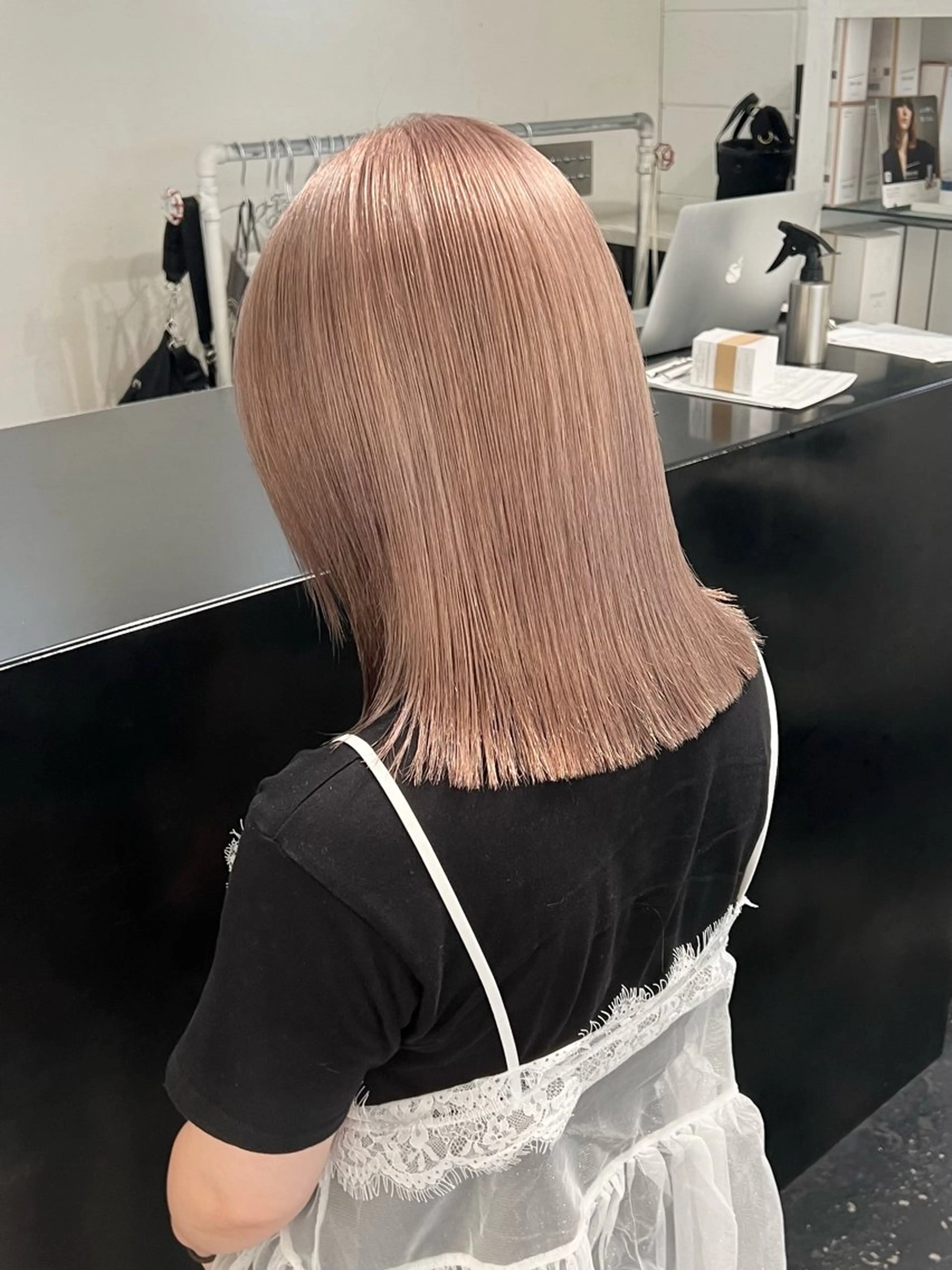 ミディアム カラー アッシュ ベージュカラー ブリーチ ブロンド ケアブリーチ カット ヘアカラー トリートメント HARU//原宿🤍 リピート率NO.1のヘアスタイル