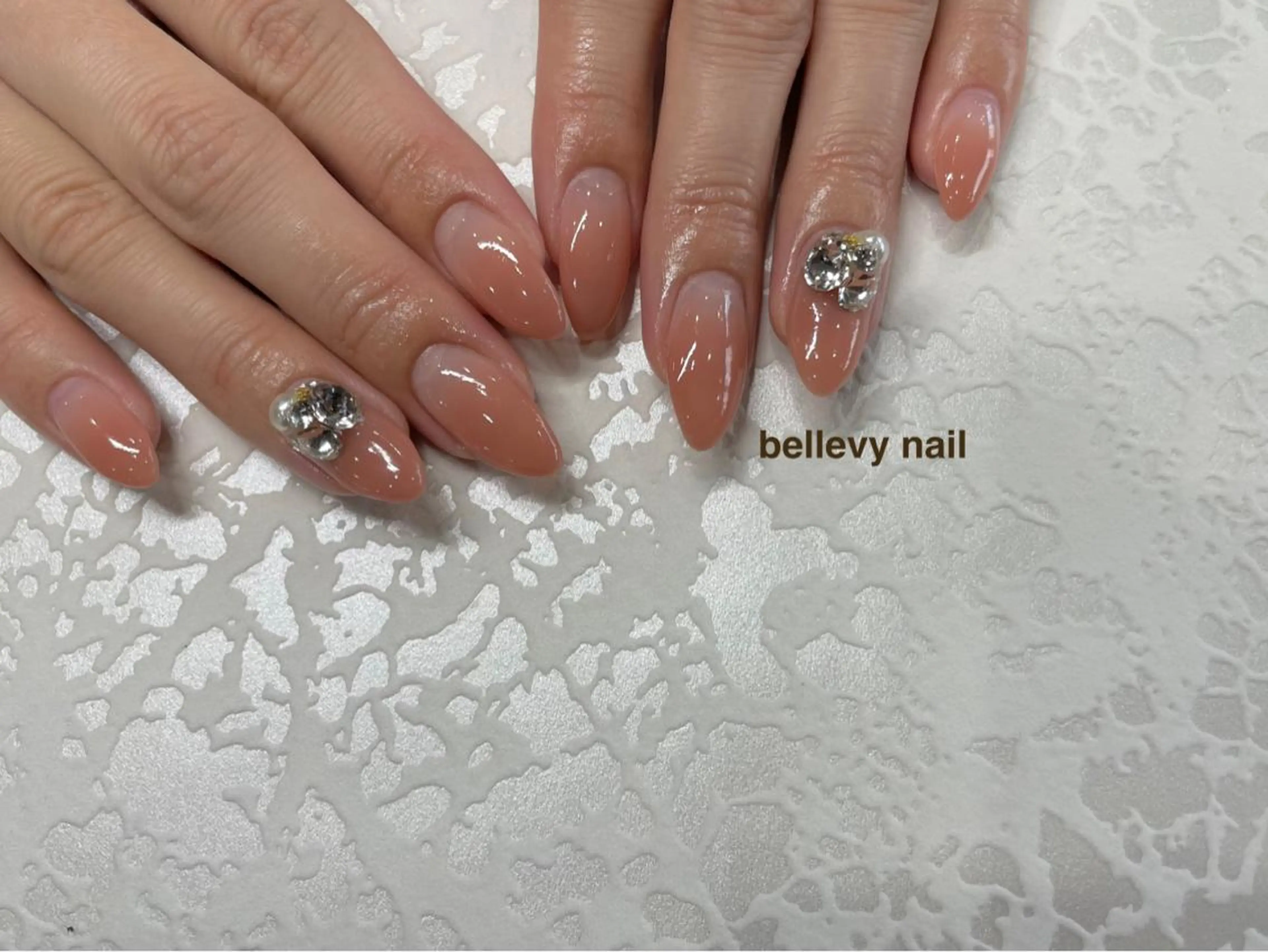 ネイル bellevy所属・藤原 はずきのネイルデザイン