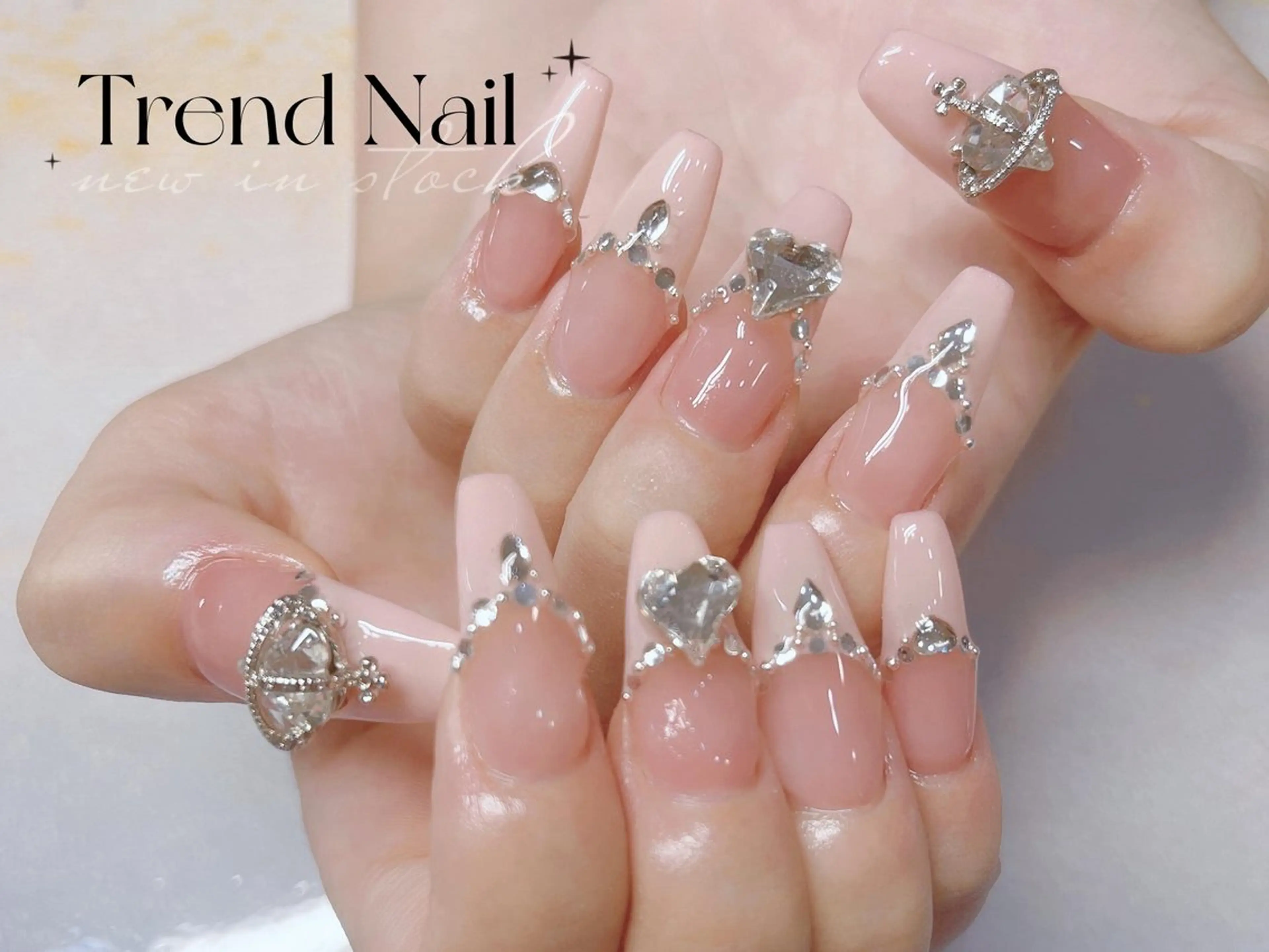 ネイル ハンドネイル トレンド ネイル スタジオのネイルデザイン