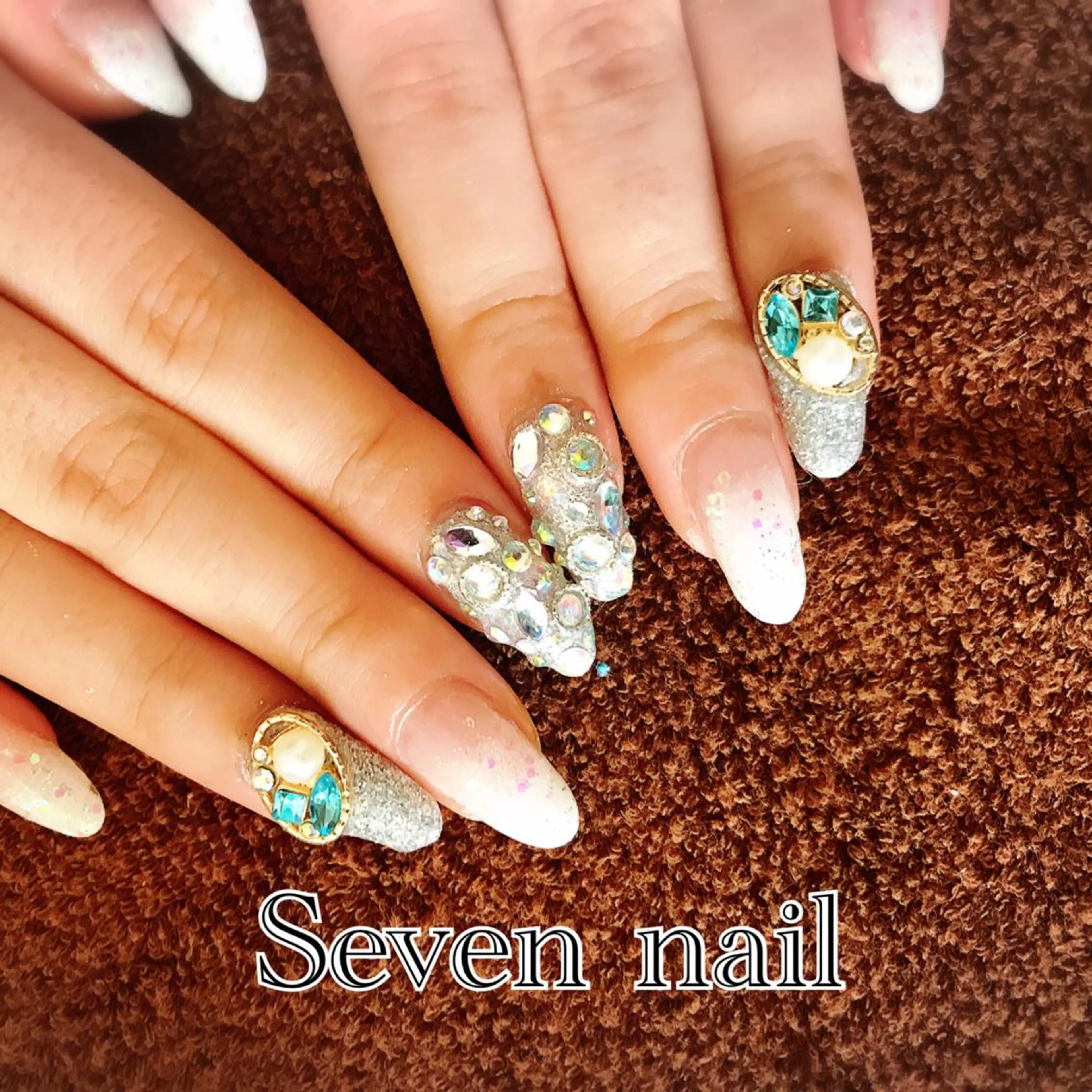 ネイル 名倉 なな子のネイルデザイン