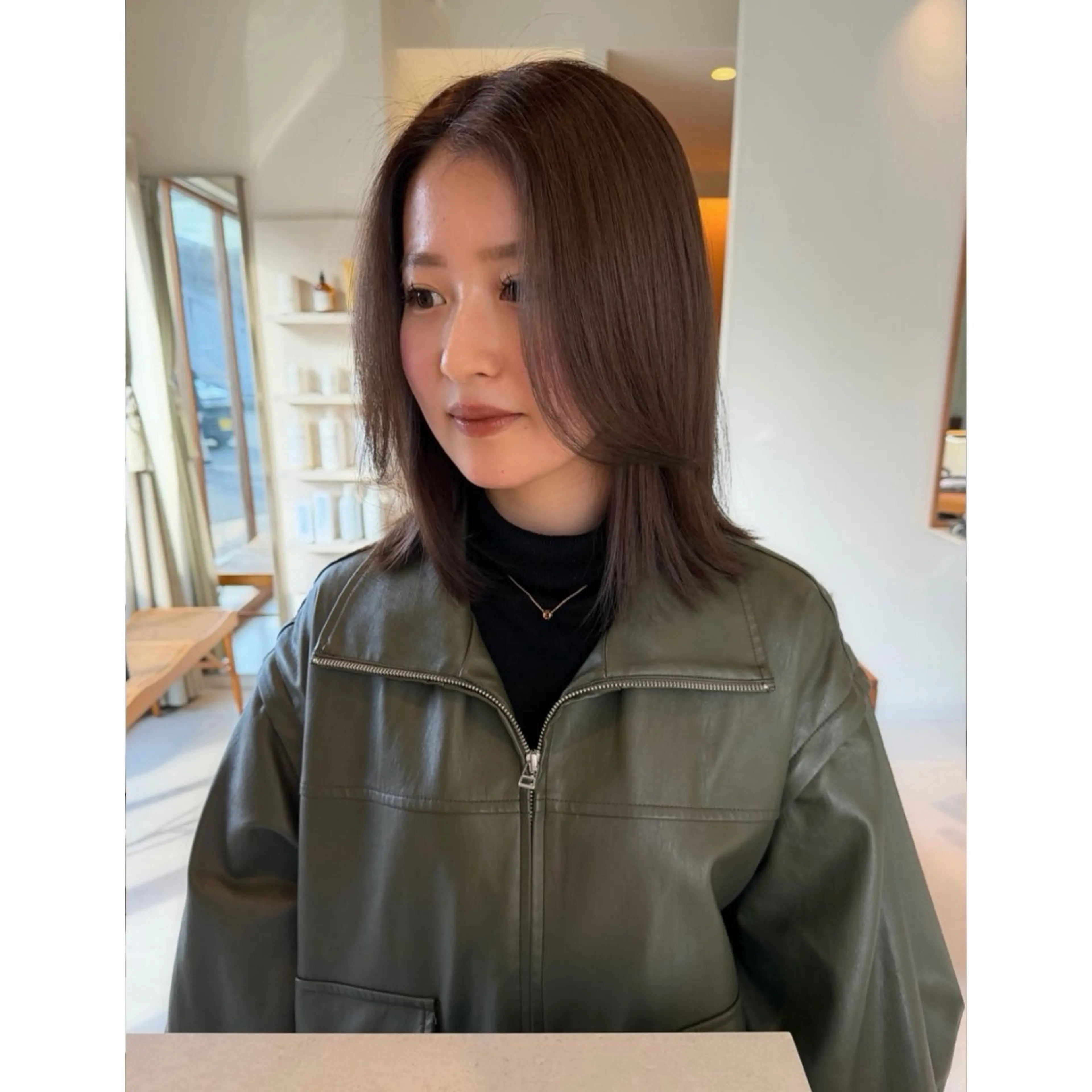 ミディアム カラー ベージュカラー ブリーチ 透明感カラー オリーブベージュ カット ヘアカラー トリートメント 透明感カラー艶カラー /ボブパーマ/ユメノのヘアスタイル