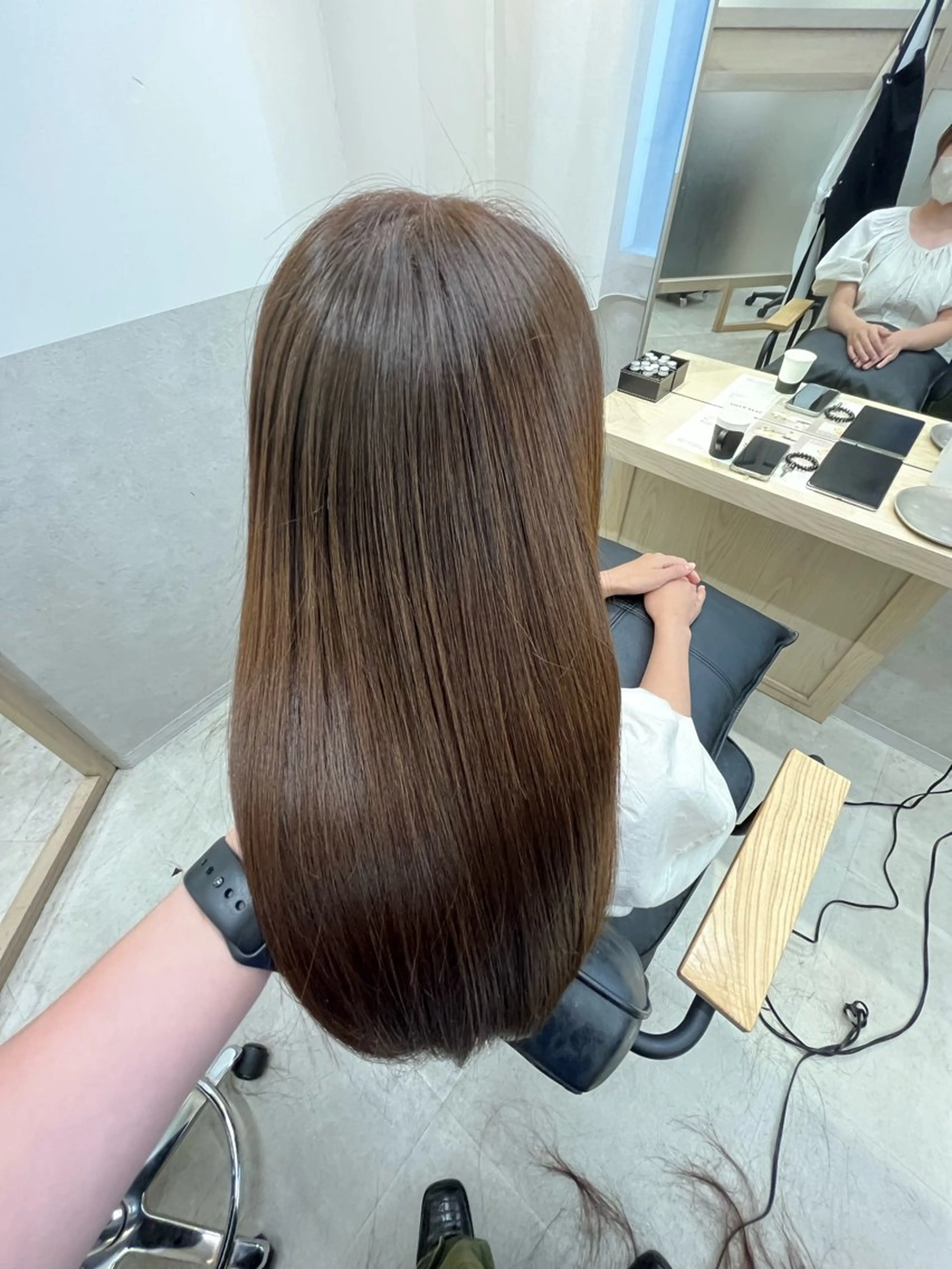 カラー グレージュ 小林 翔のヘアスタイル