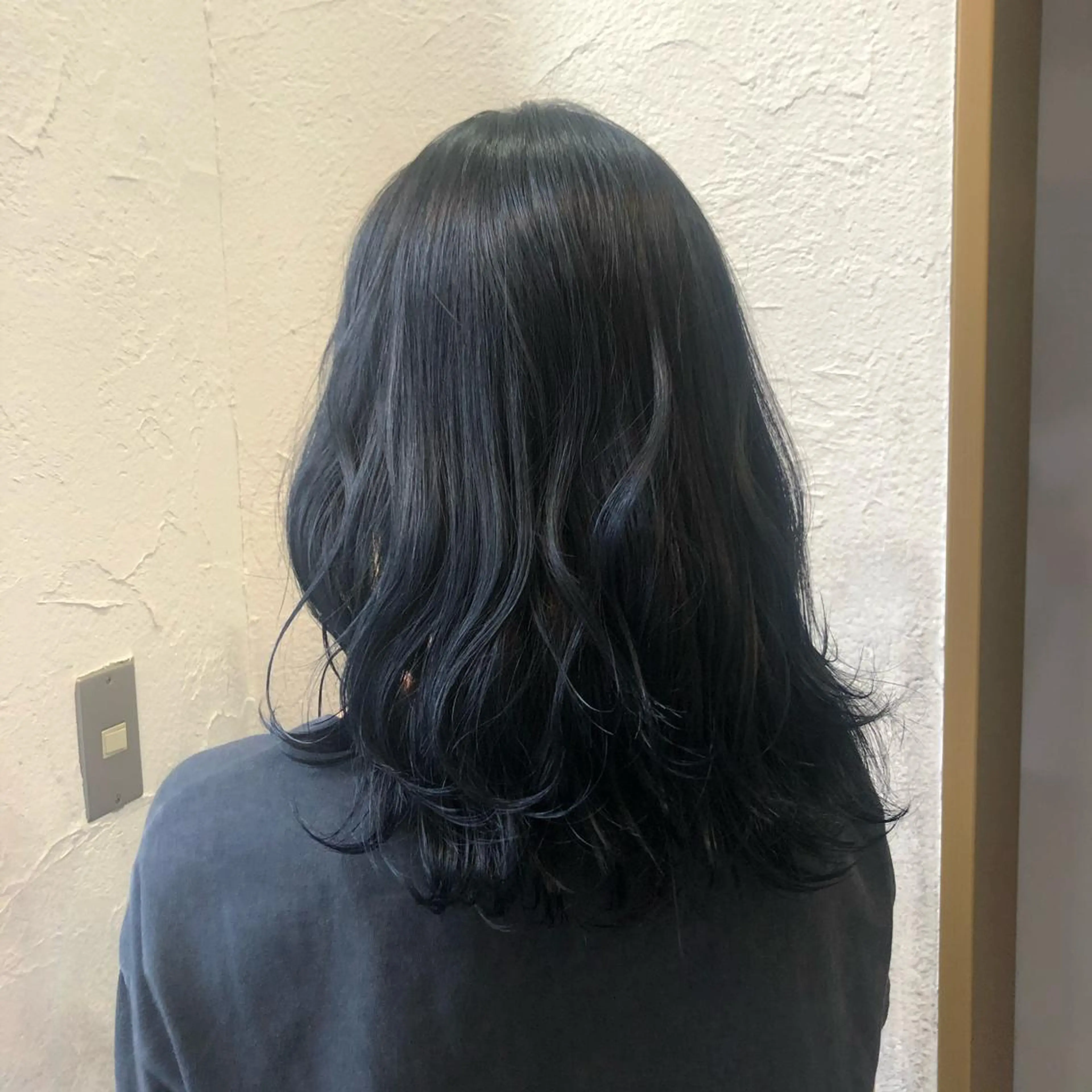 ミディアム カラー Bei Licoldo.Atole  ベイリコルド アトリ所属・ブリーチ、縮毛 髪質改善　宮城一真のヘアスタイル