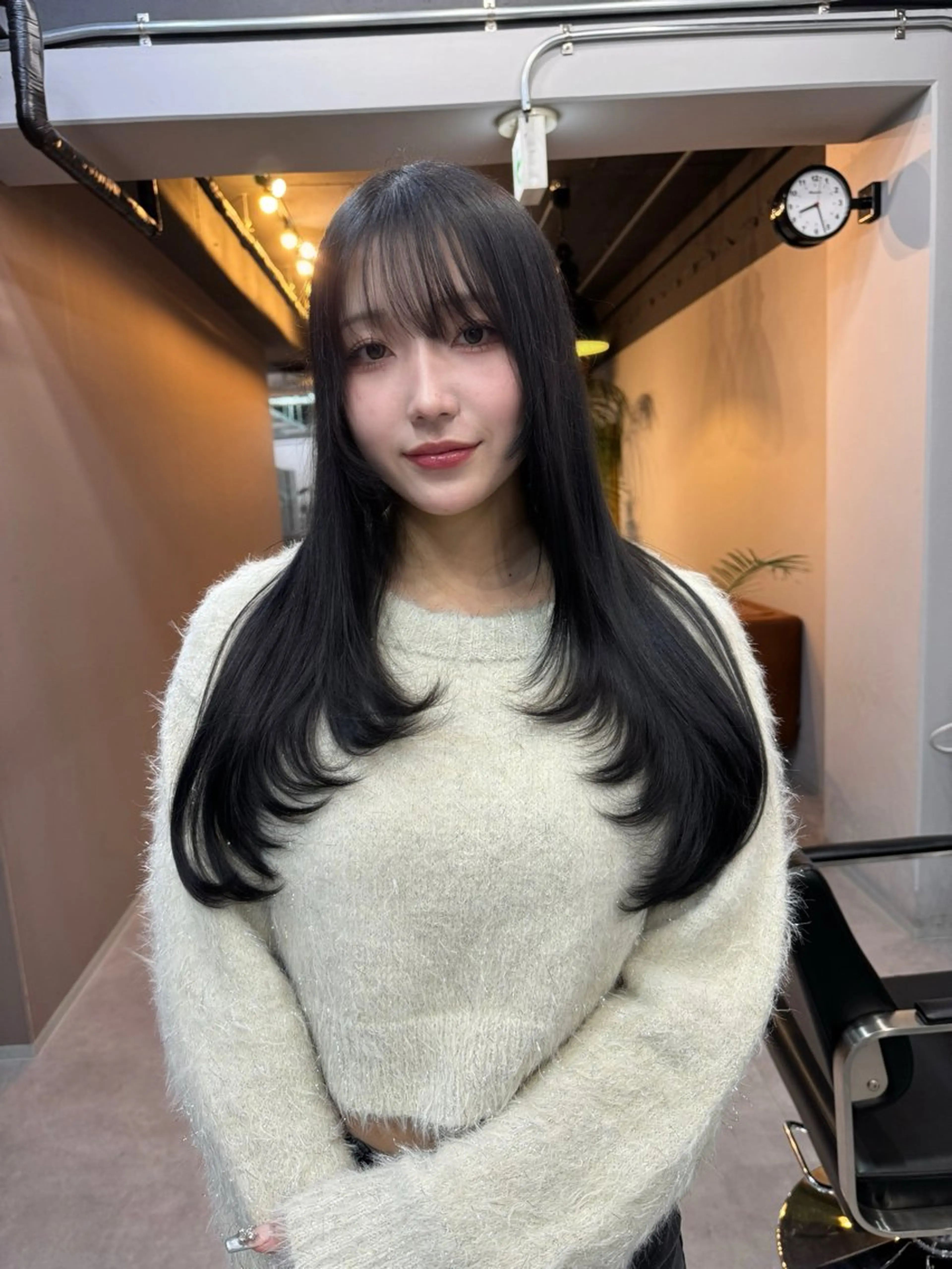 ミディアム カラー カット ヘアカラー トリートメント 西村あきや トレンド韓国ヘアのヘアスタイル