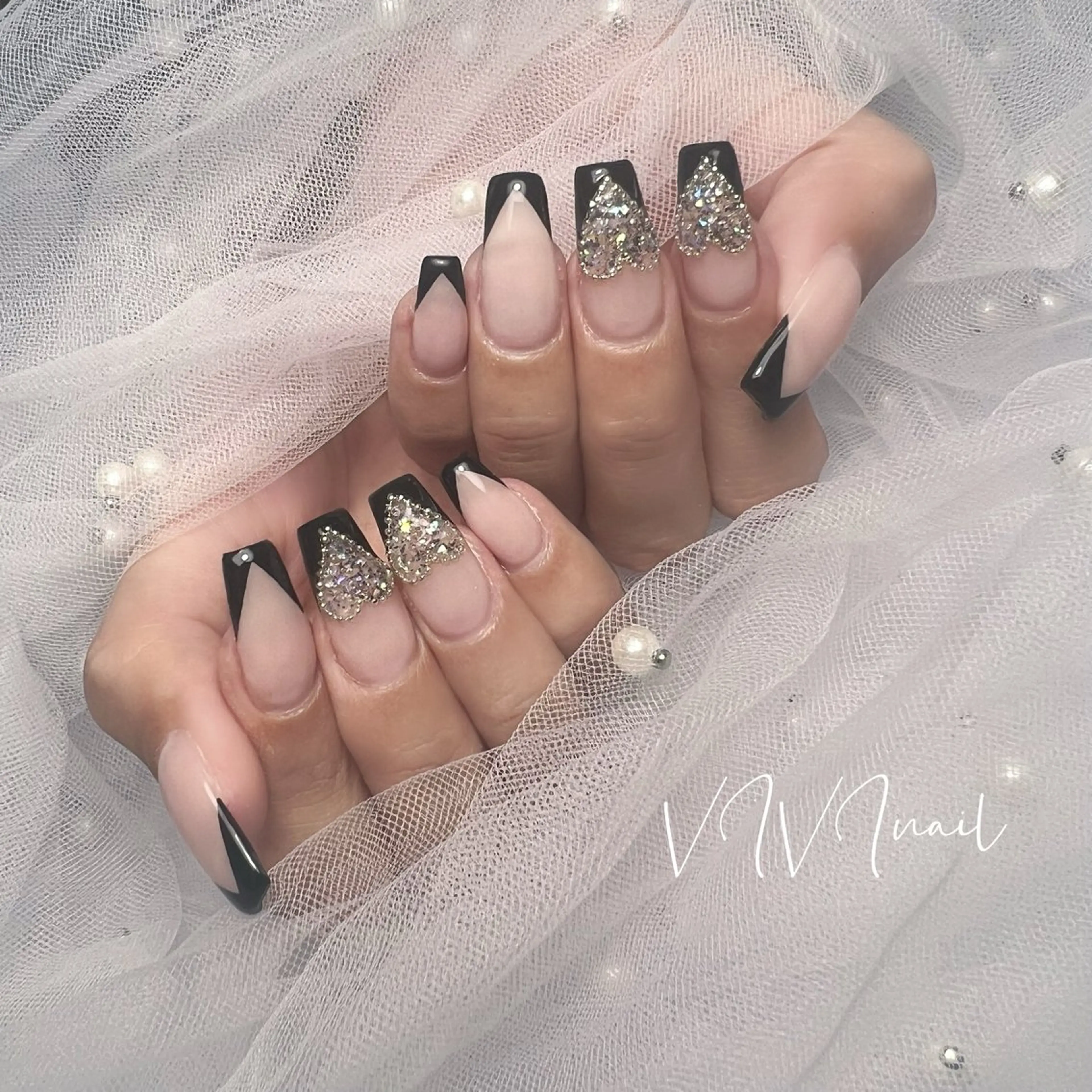 ネイル フレンチネイル ハート キラキラネイル ハンドネイル vivi nailのネイルデザイン