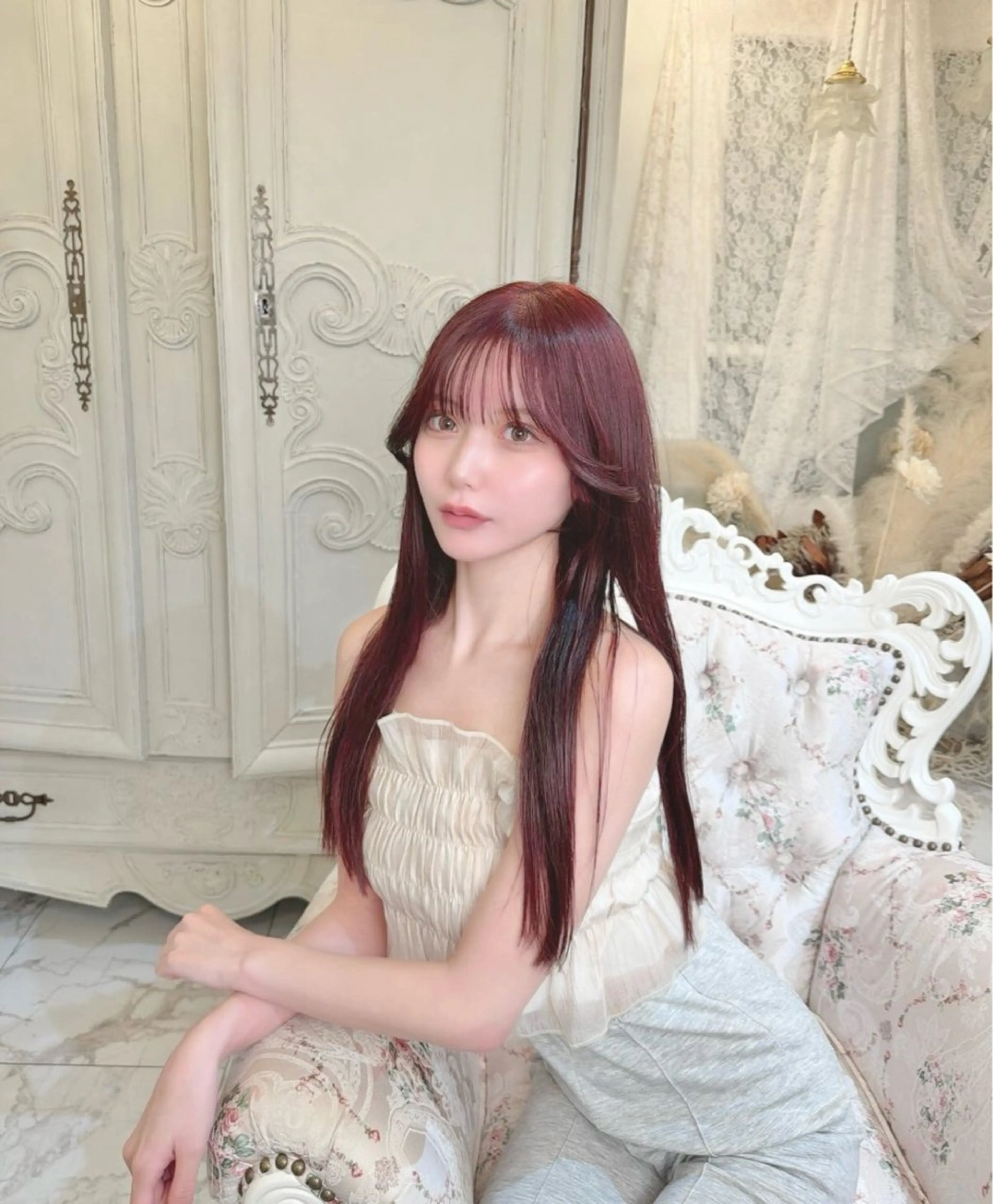 セミロング カラー ボルドーカラー カット ヘアカラー トリートメント Armoire所属・安藤悠里/ハイトーン /デザインカラーのヘアスタイル