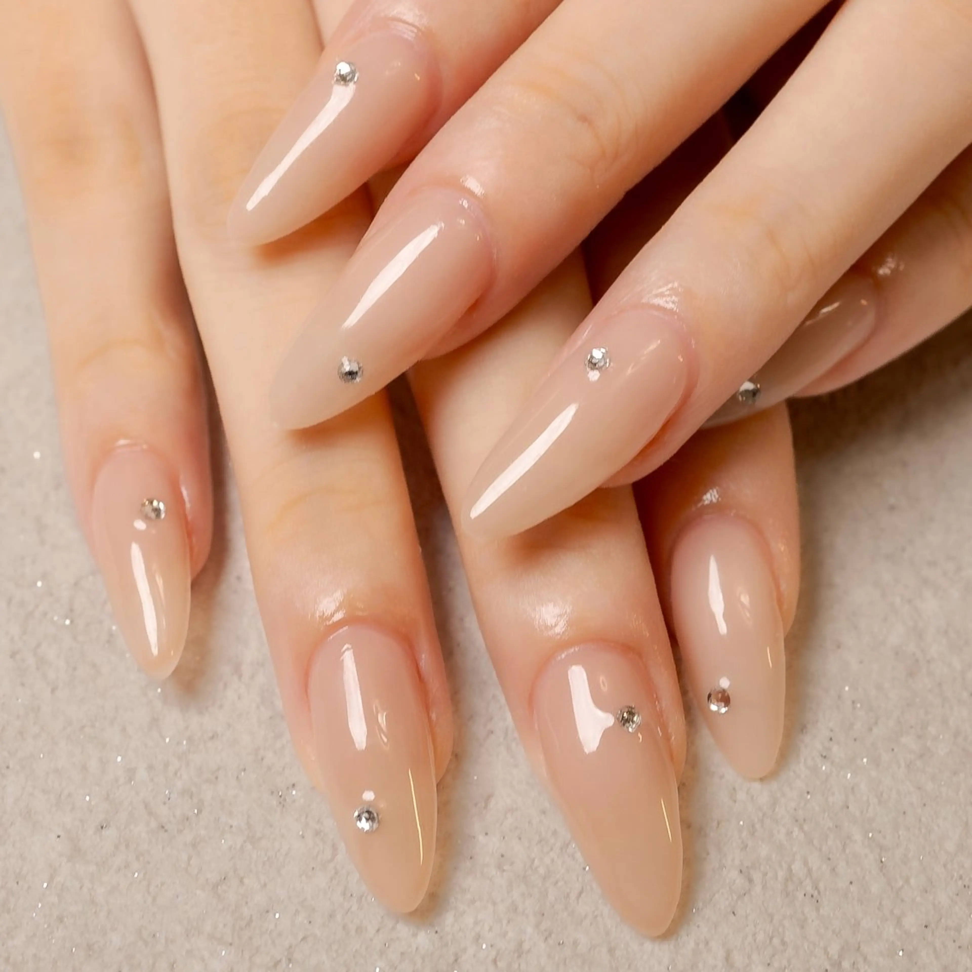 ネイル ストーンネイル ハンドネイル Nail Studio NEW MOON所属・NEWMOON maki_恵比寿のネイルデザイン