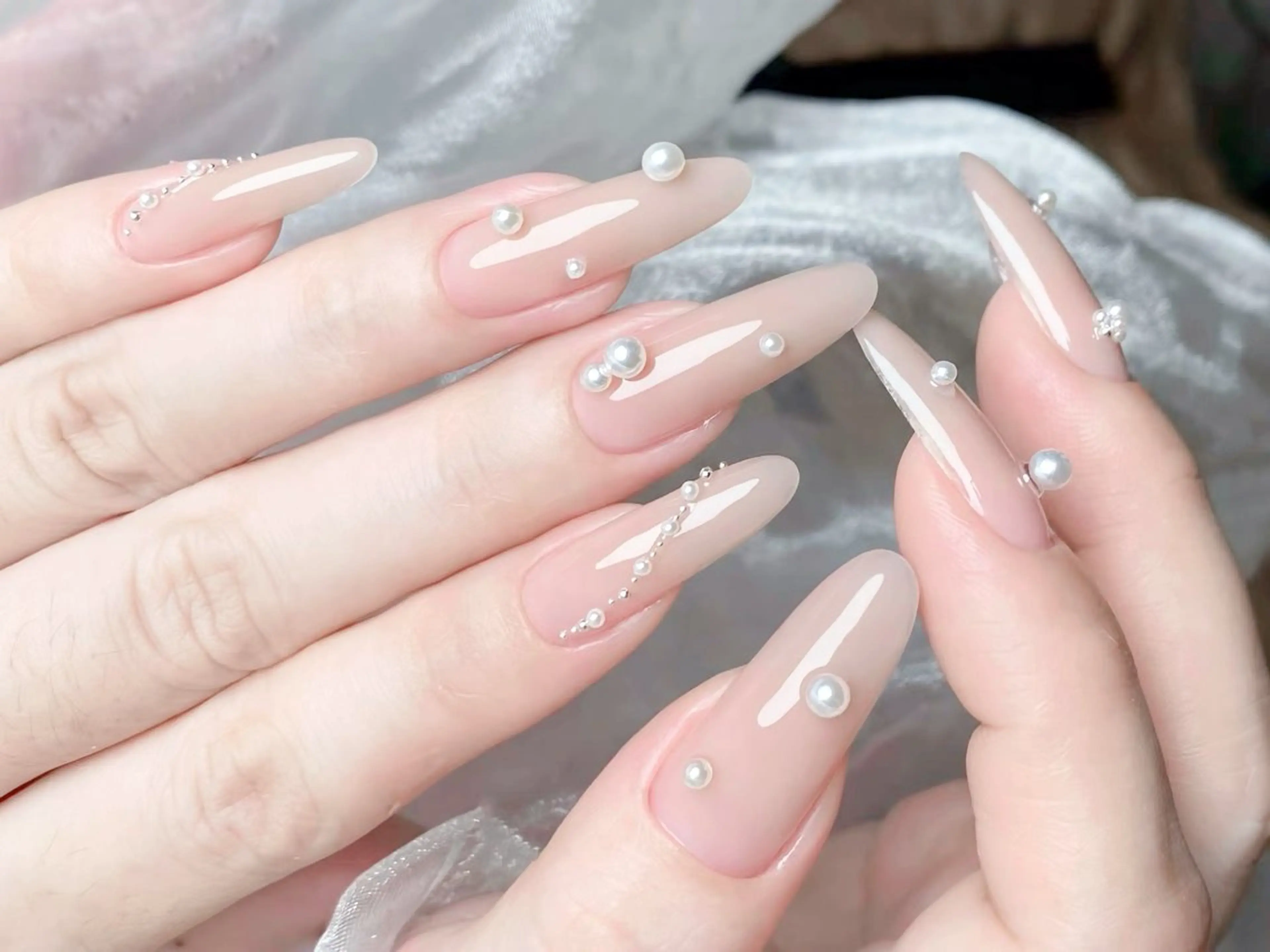 ネイル オーロラネイル チークネイル 長さ出し フットネイル フレンチネイル ハンドネイル ハンドケア Zz nail salonのネイルデザイン