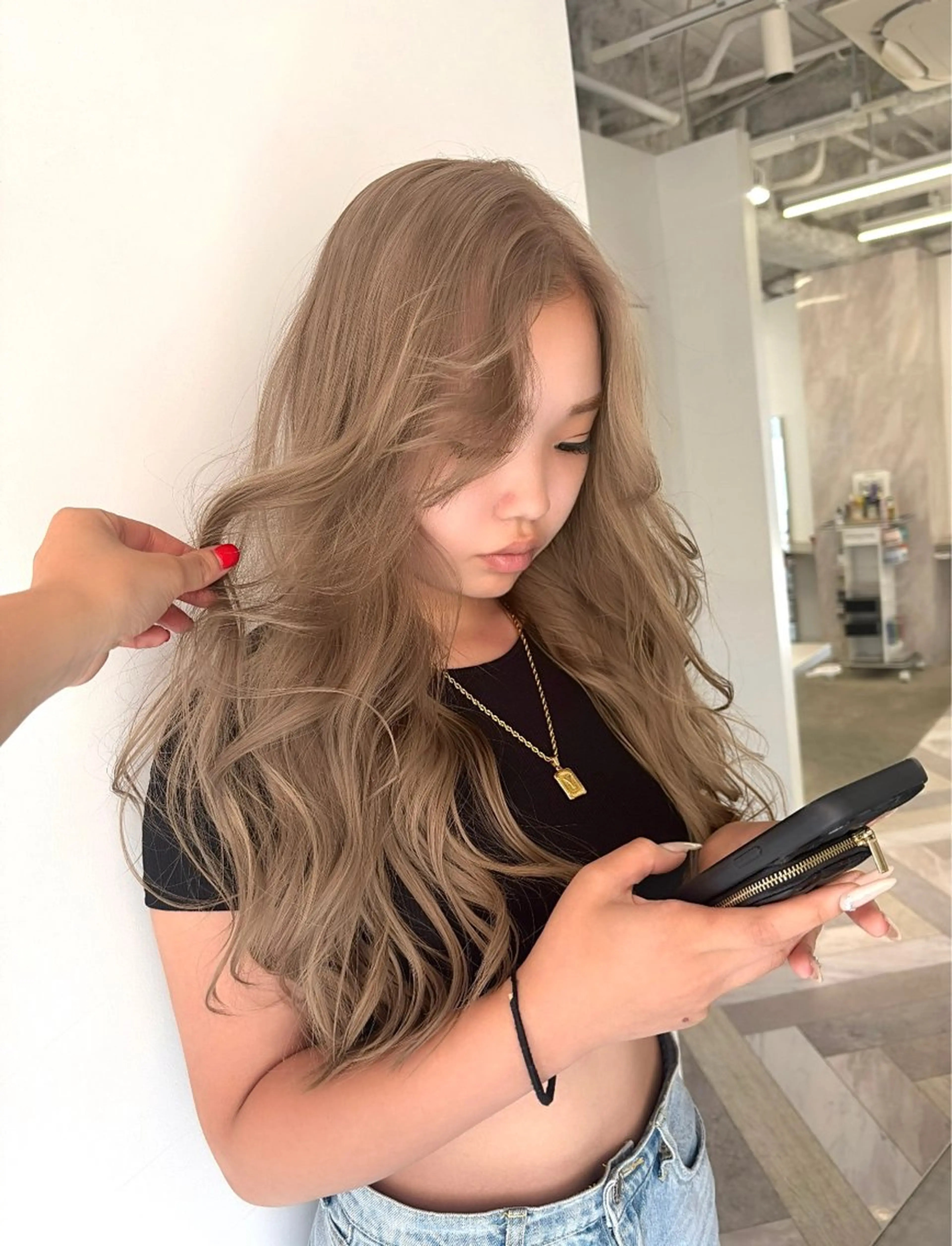 ロング karin💋海外 レイヤーカットのヘアスタイル