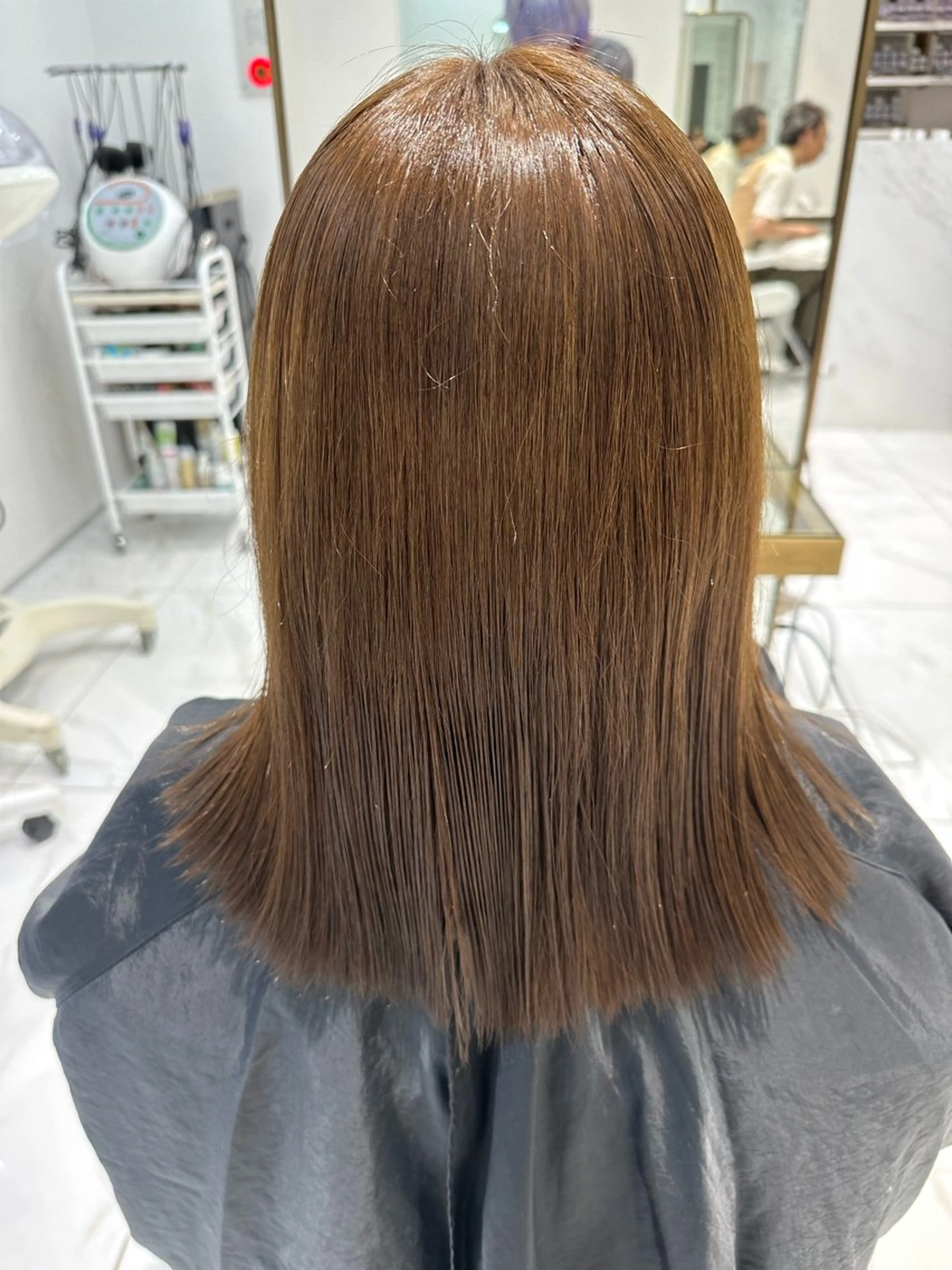 セミロング カラー 透明感カラー イルミナカラー 髪質改善 トリートメント 半田 陽菜のヘアスタイル